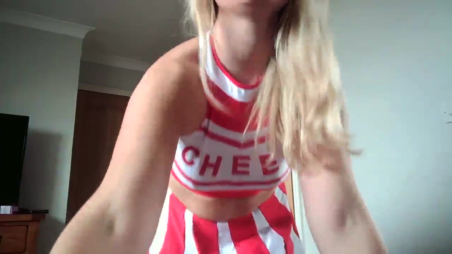 Gallery image thumbnail from JennyWillson's myfreecams stream on, 03/04/2024, 13:00 image 6 of 20
