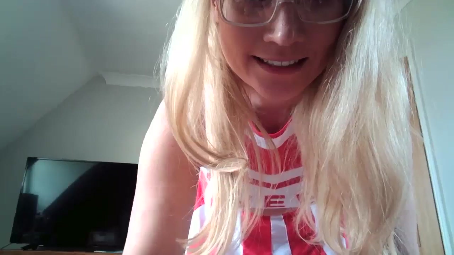 Gallery image thumbnail from JennyWillson's myfreecams stream on, 03/04/2024, 13:00 image 2 of 20