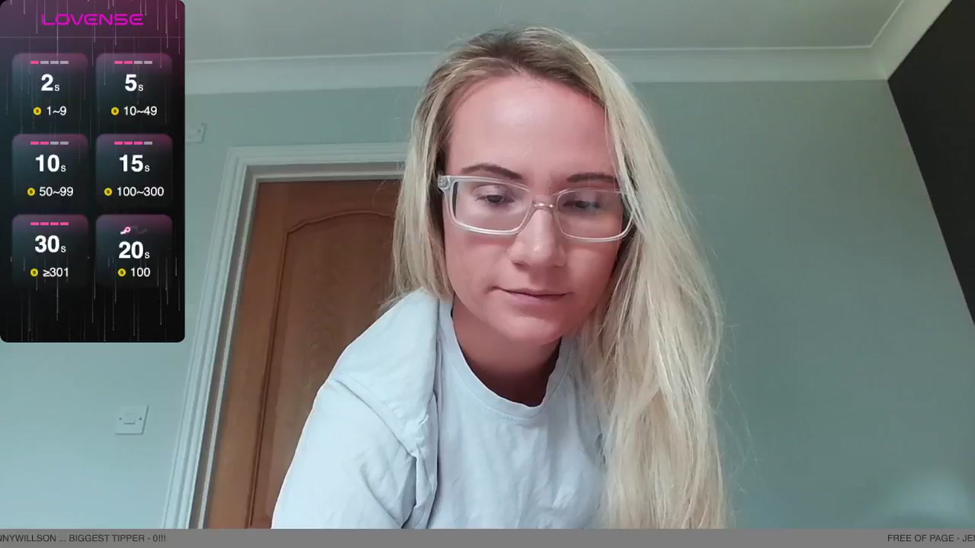Gallery image thumbnail from JennyWillson's myfreecams stream on, 08/18/2024, 09:15 image 3 of 20