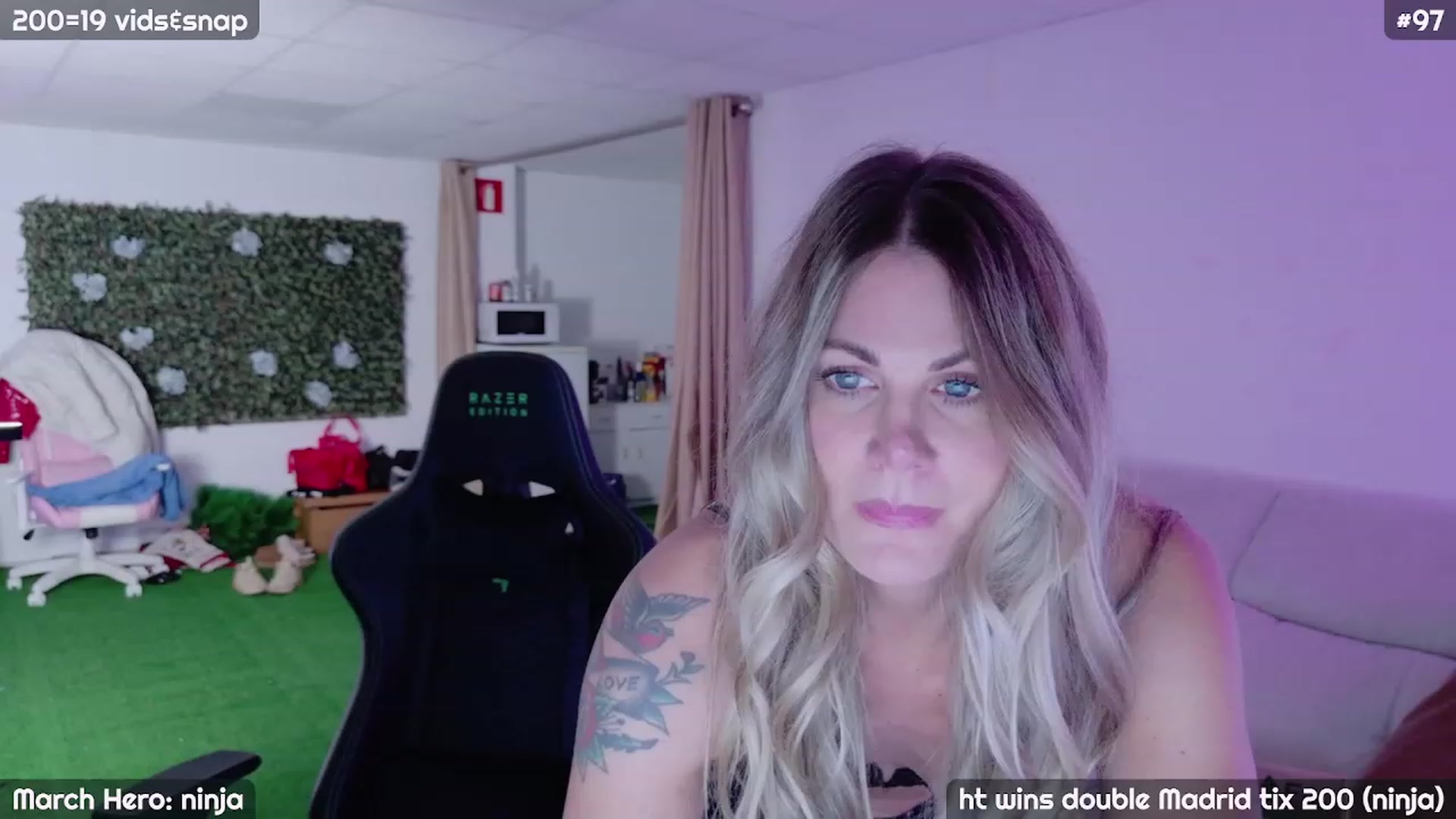 Gallery image thumbnail from JennyXO's myfreecams stream on, 03/11/2024, 21:01 image 19 of 20