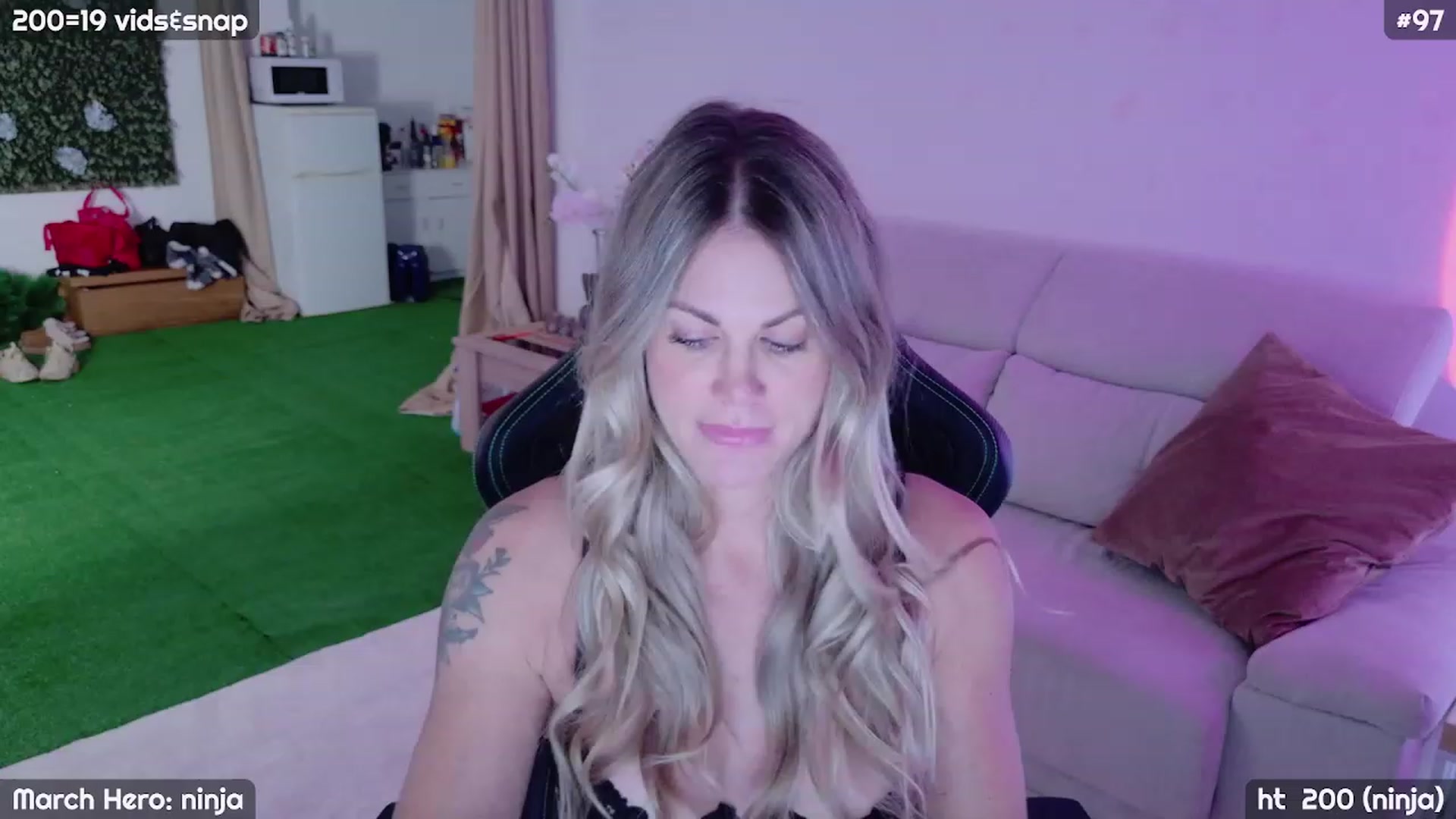 Gallery image thumbnail from JennyXO's myfreecams stream on, 03/11/2024, 21:01 image 6 of 20