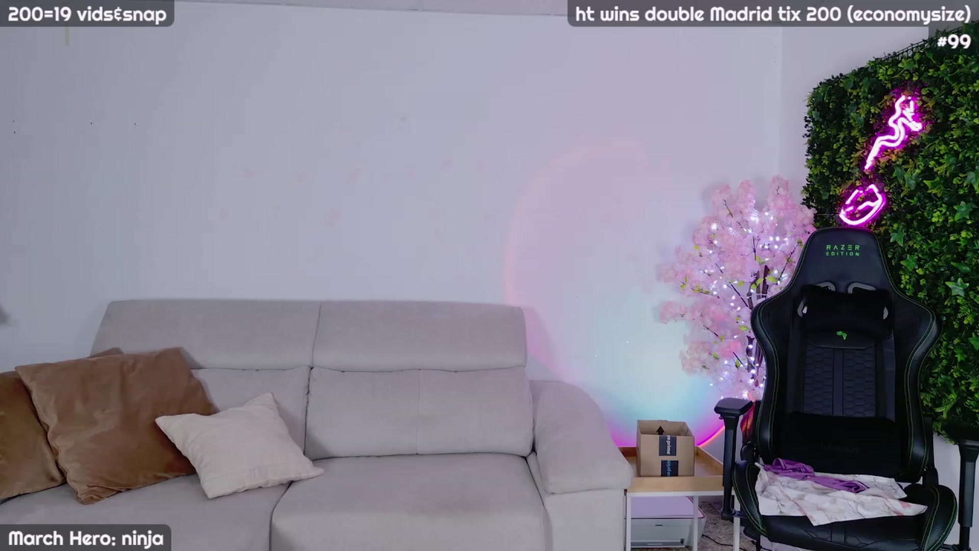 Gallery image thumbnail from JennyXO's myfreecams stream on, 03/12/2024, 22:57 image 20 of 20