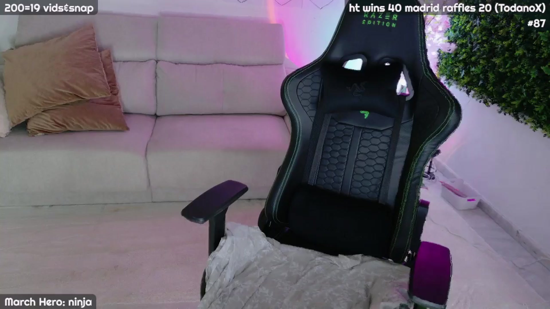 Gallery image thumbnail from JennyXO's myfreecams stream on, 03/25/2024, 23:21 image 14 of 20