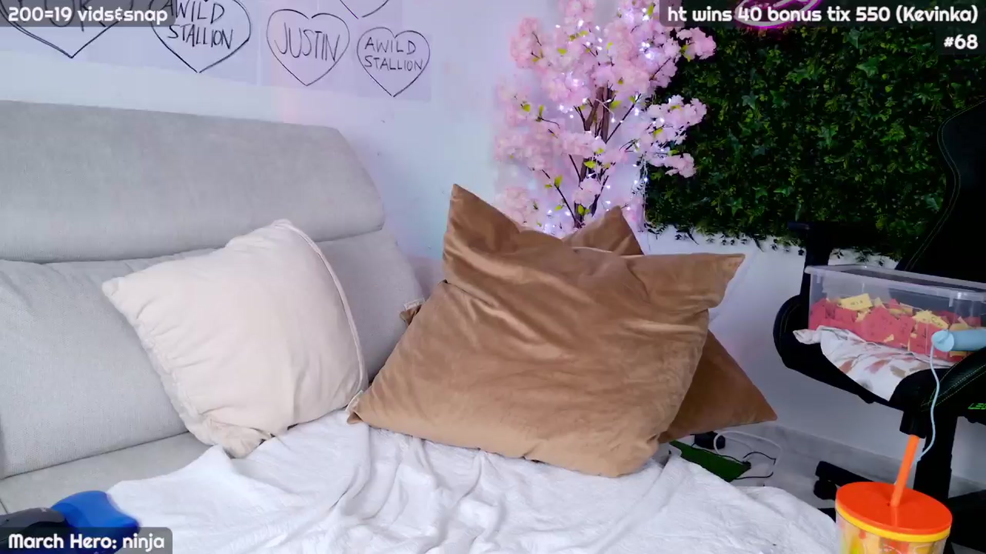Gallery image thumbnail from JennyXO's myfreecams stream on, 03/30/2024, 22:56 image 17 of 20