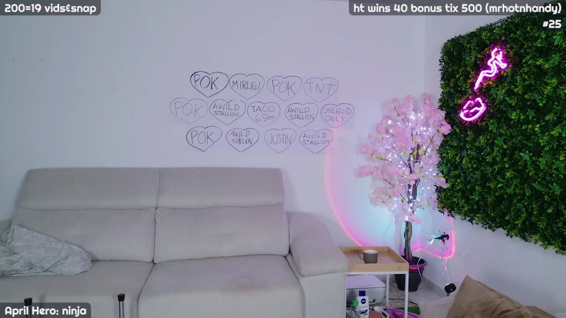 Gallery image thumbnail from JennyXO's myfreecams stream on, 04/07/2024, 24:12 image 15 of 20