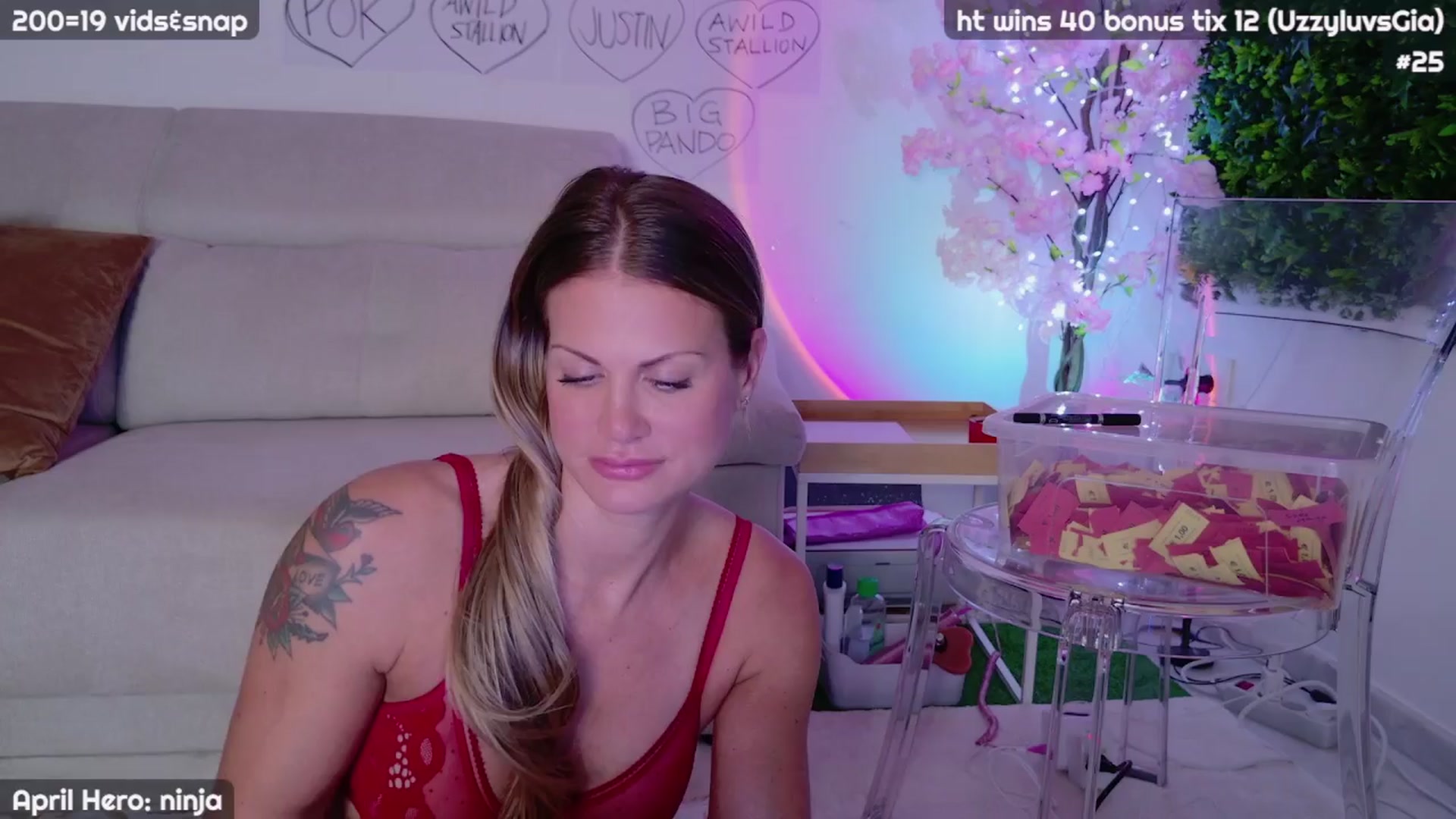 Gallery image thumbnail from JennyXO's myfreecams stream on, 04/08/2024, 21:57 image 2 of 20