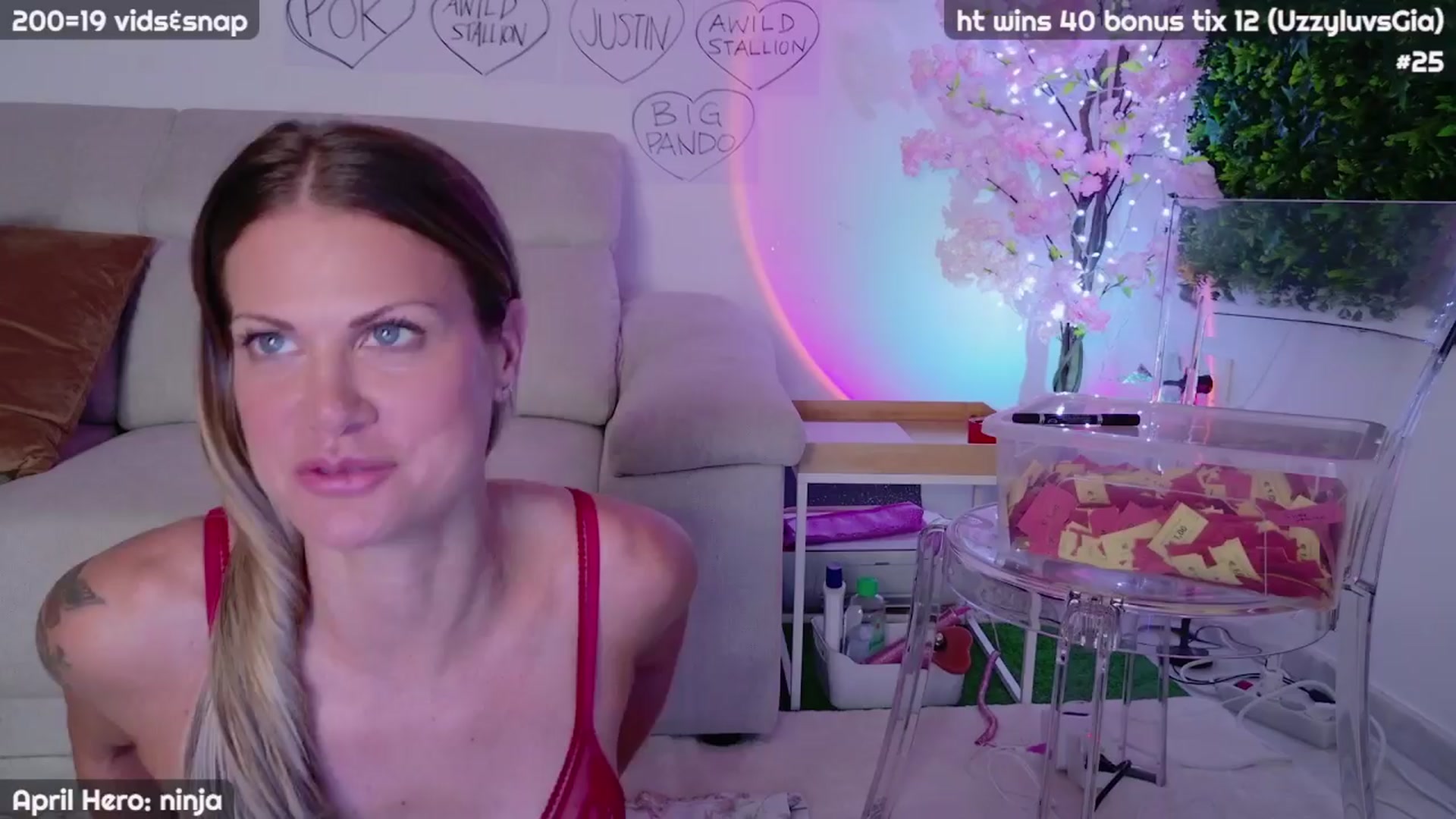 Gallery image thumbnail from JennyXO's myfreecams stream on, 04/08/2024, 21:57 image 4 of 20