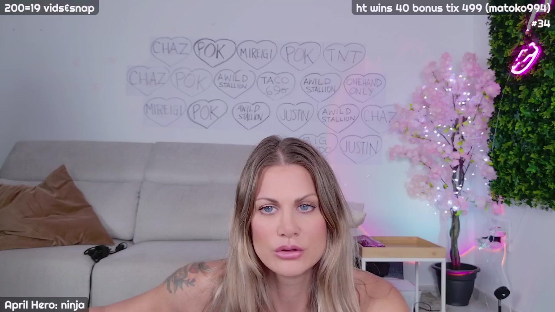 Gallery image thumbnail from JennyXO's myfreecams stream on, 04/16/2024, 22:05 image 6 of 20