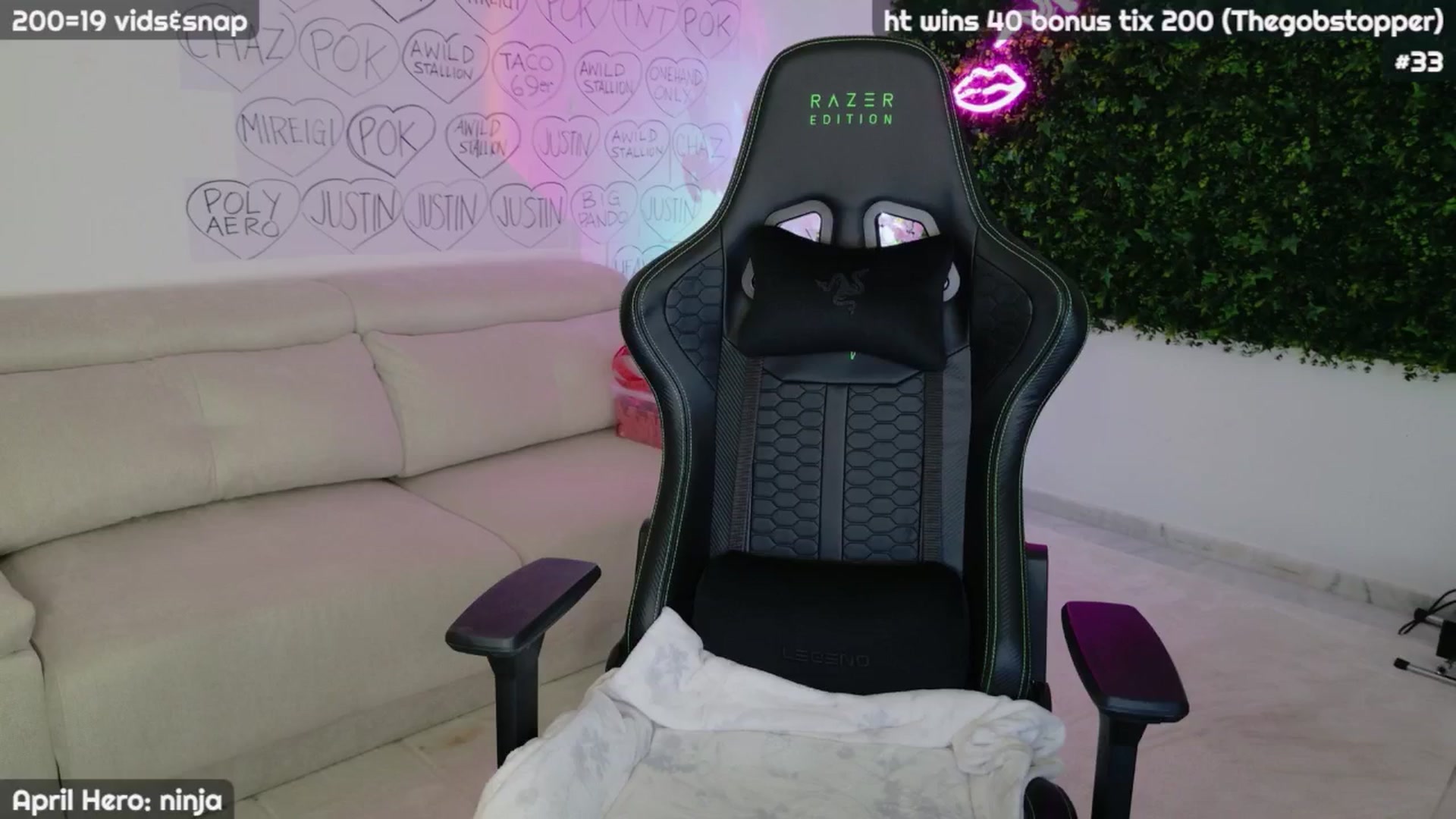 Gallery image thumbnail from JennyXO's myfreecams stream on, 04/29/2024, 03:48 image 7 of 20