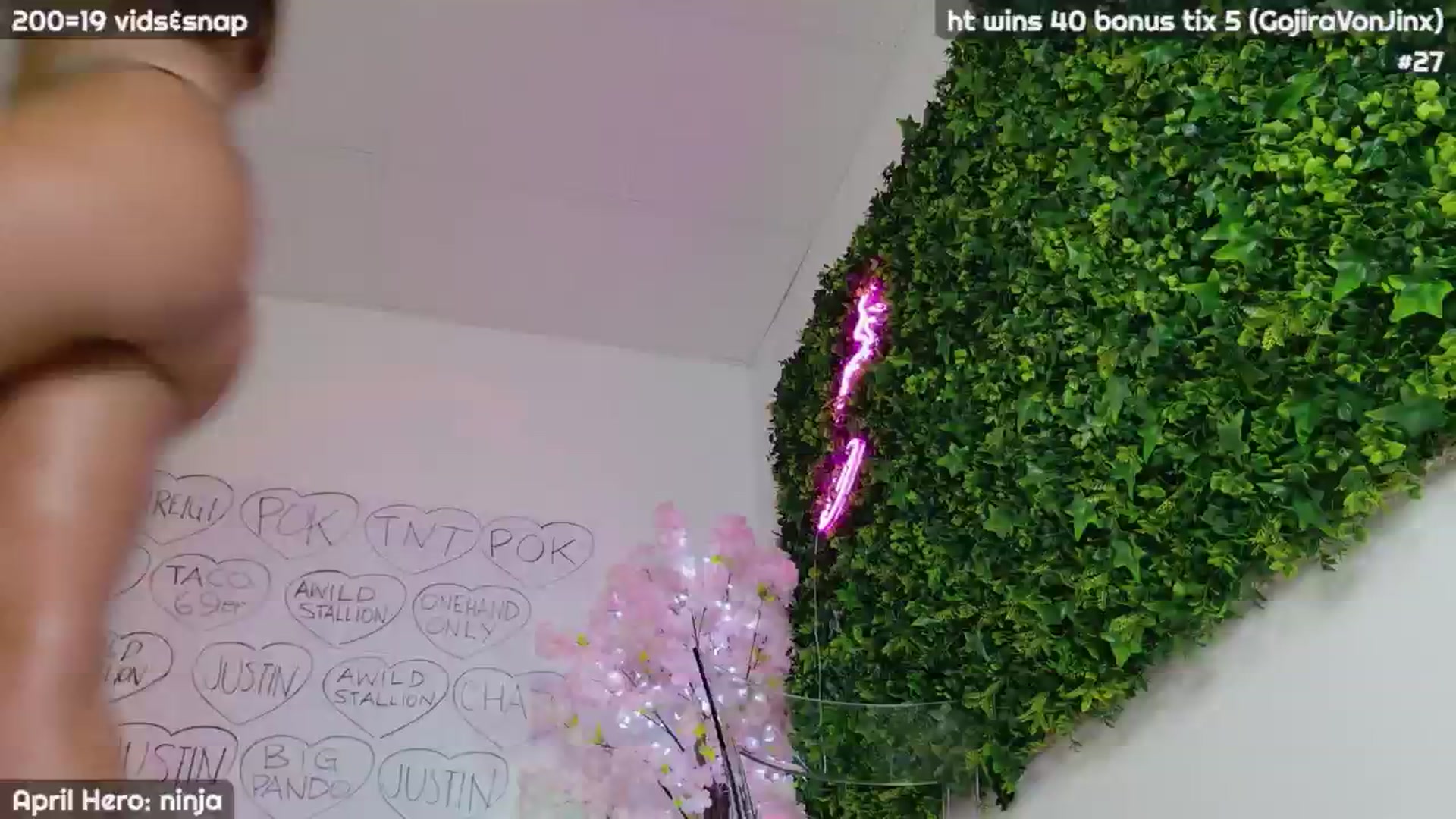 Gallery image thumbnail from JennyXO's myfreecams stream on, 05/01/2024, 24:00 image 12 of 20
