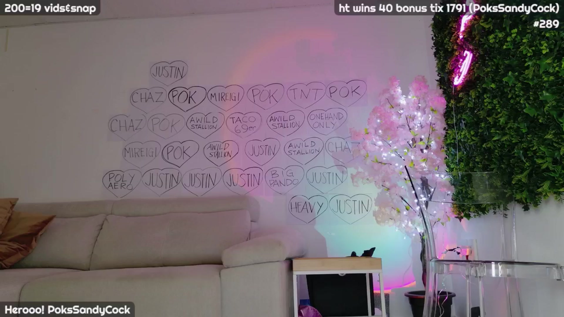 Gallery image thumbnail from JennyXO's myfreecams stream on, 05/01/2024, 21:41 image 10 of 20