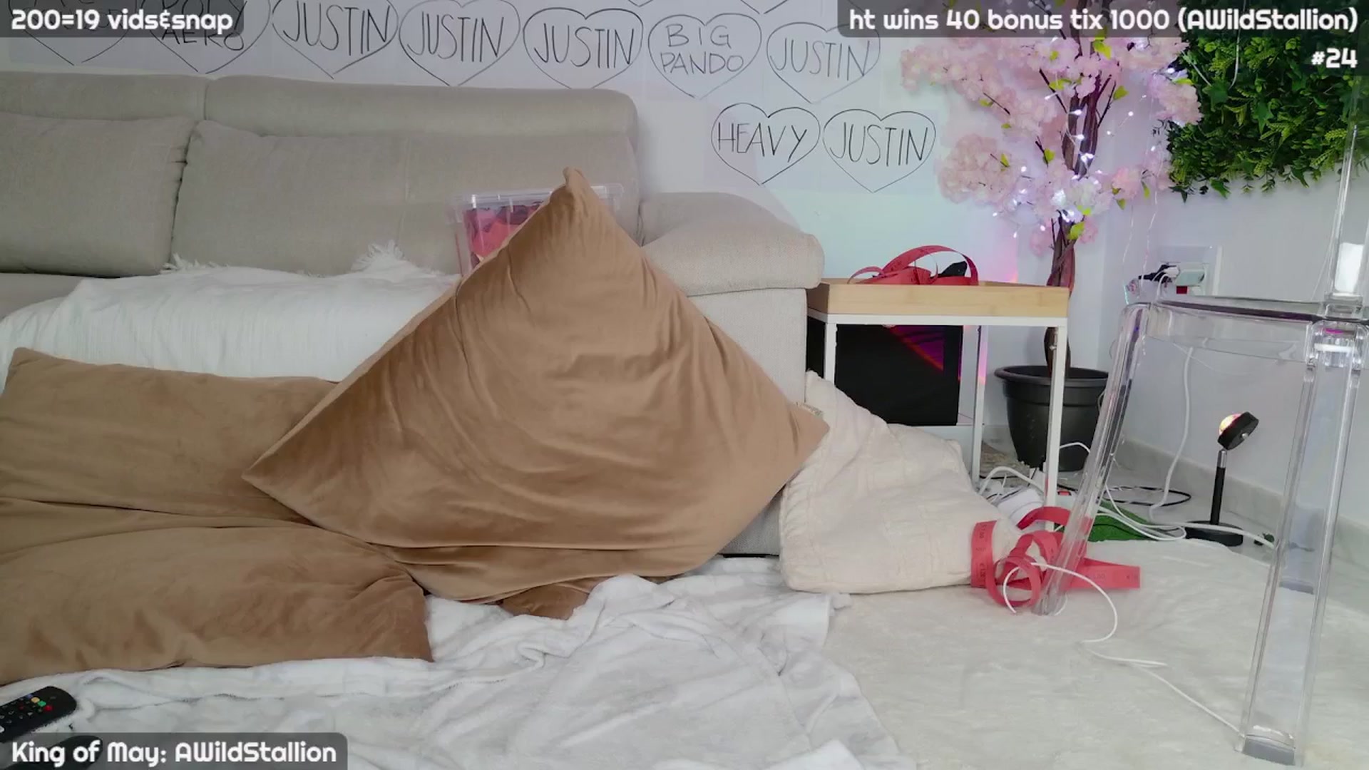 Gallery image thumbnail from JennyXO's myfreecams stream on, 05/06/2024, 21:57 image 12 of 20