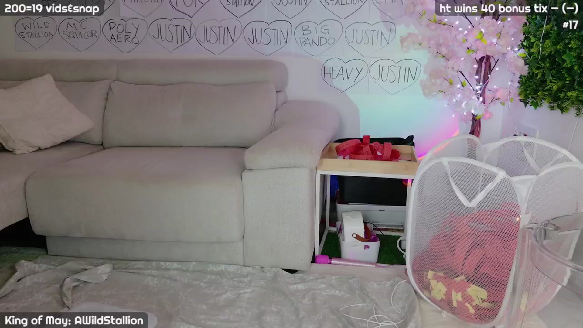 Gallery image thumbnail from JennyXO's myfreecams stream on, 05/08/2024, 20:49 image 8 of 20