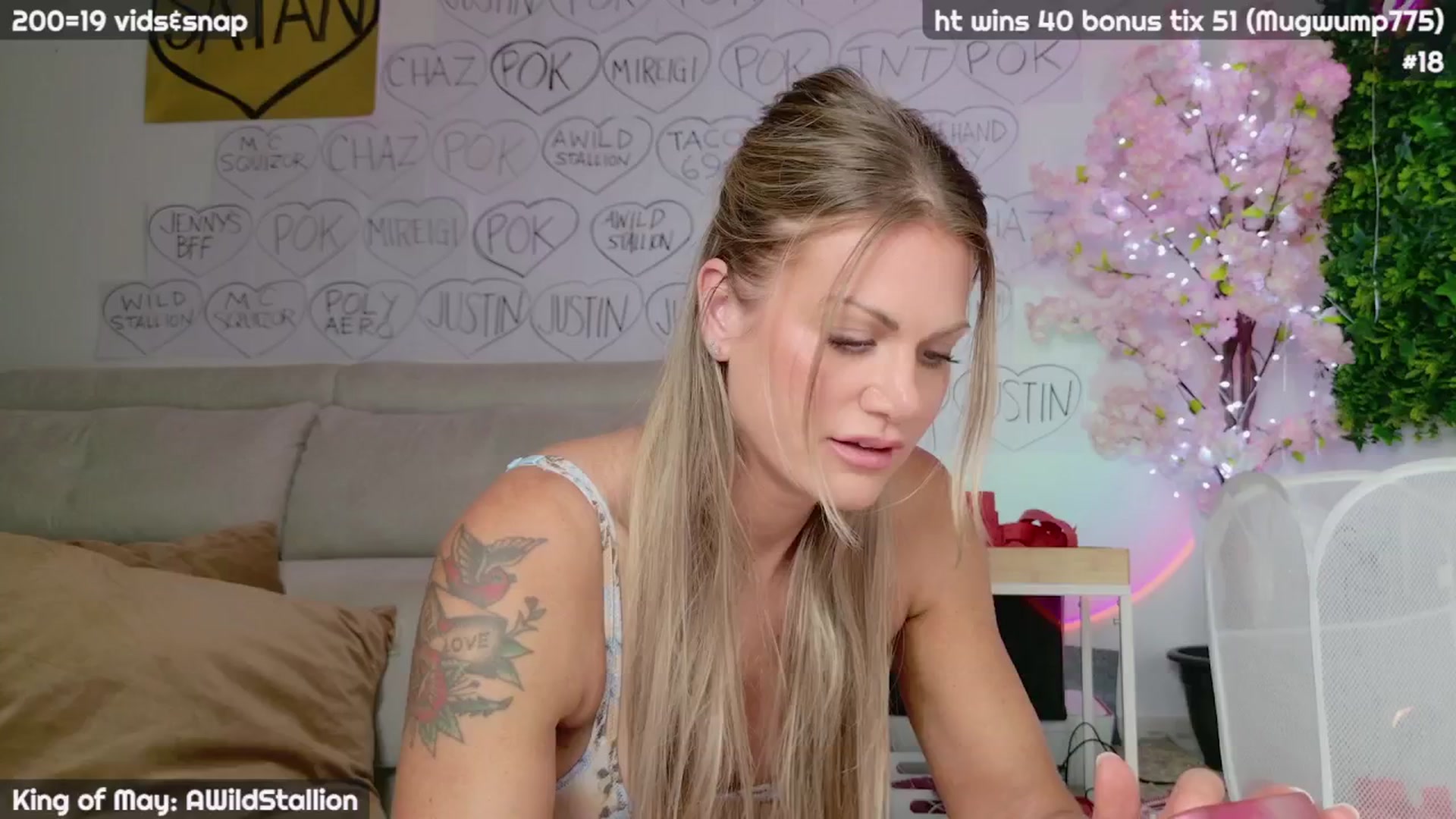 Gallery image thumbnail from JennyXO's myfreecams stream on, 05/10/2024, 21:06 image 17 of 20