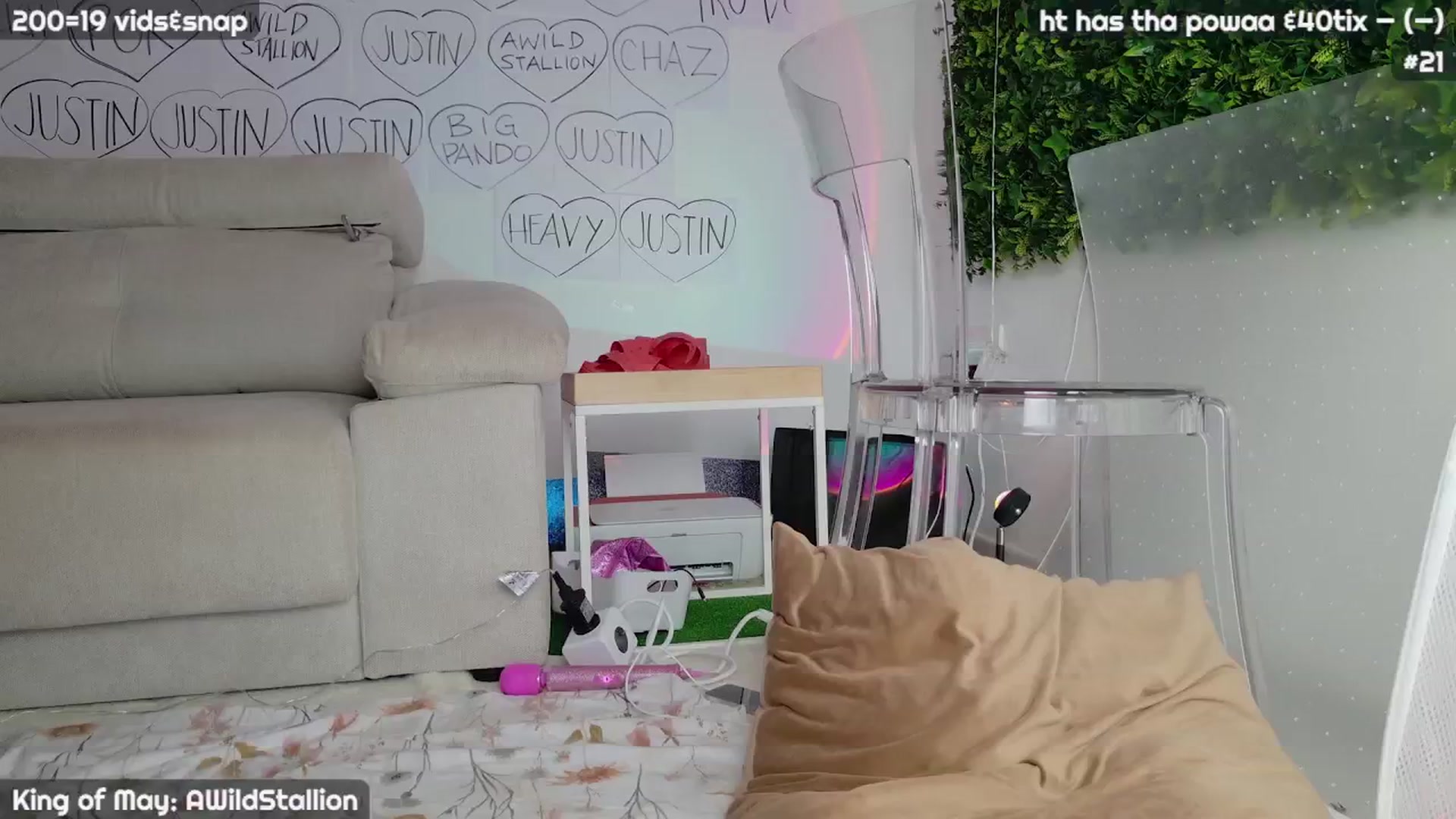 Gallery image thumbnail from JennyXO's myfreecams stream on, 05/13/2024, 21:04 image 6 of 20