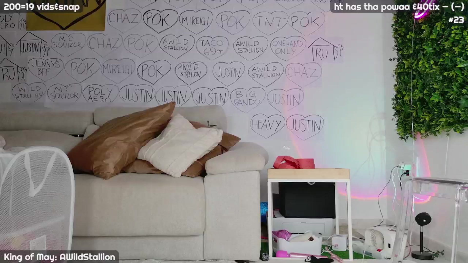 Gallery image thumbnail from JennyXO's myfreecams stream on, 05/14/2024, 21:20 image 6 of 20