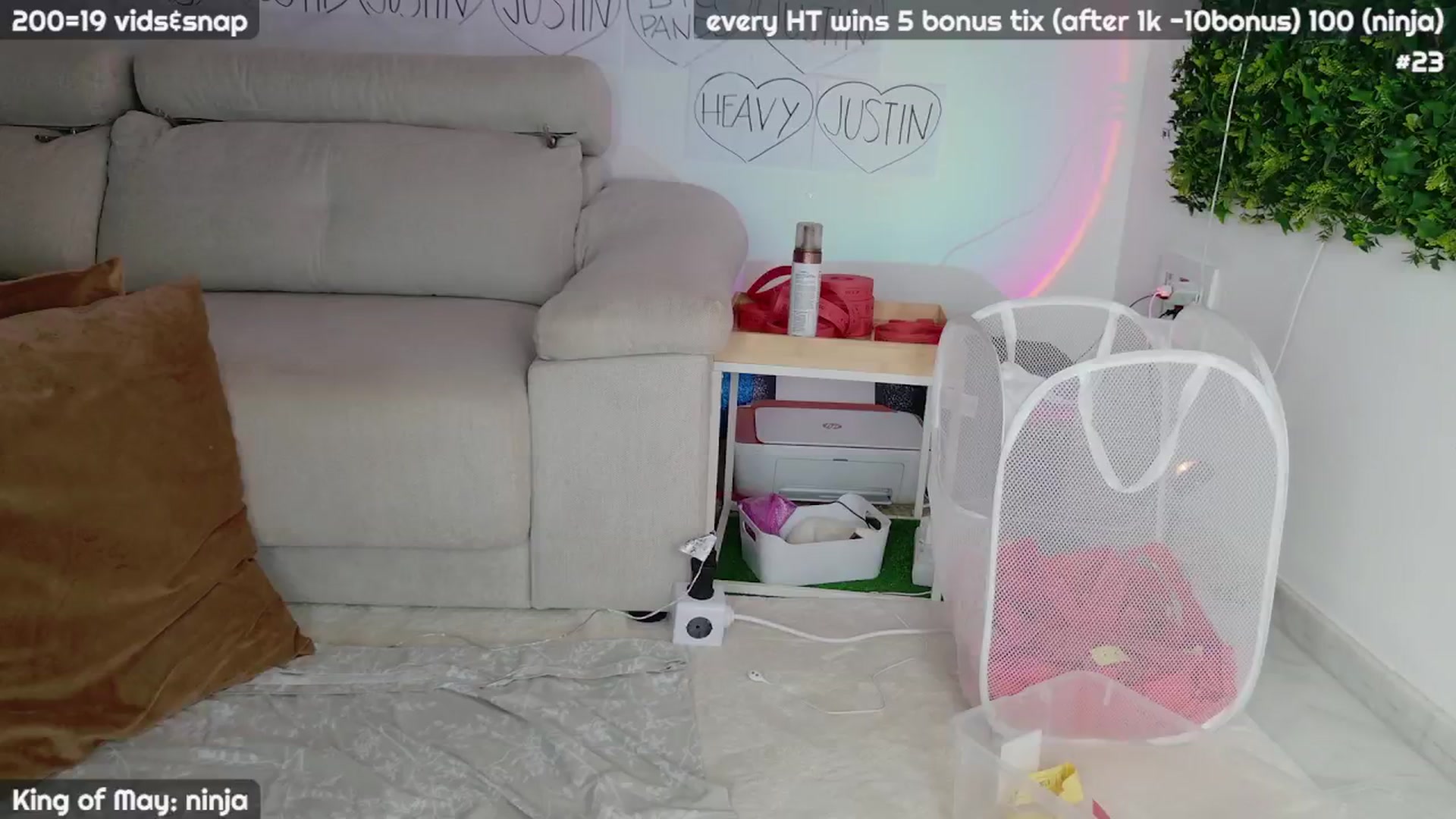 Gallery image thumbnail from JennyXO's myfreecams stream on, 05/16/2024, 22:05 image 15 of 20