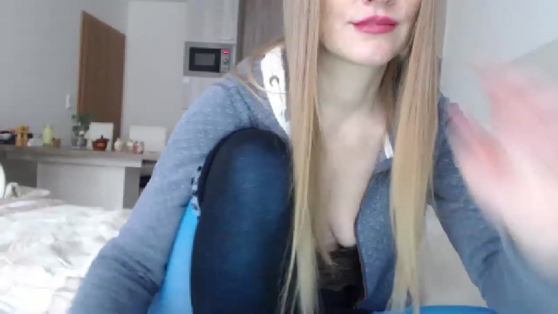 Gallery image thumbnail from Jennybadgirl's myfreecams stream on, 11/21/2022, 12:51 image 7 of 20
