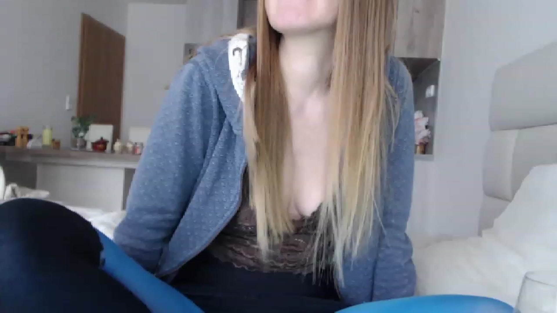 Gallery image thumbnail from Jennybadgirl's myfreecams stream on, 11/21/2022, 12:51 image 3 of 20
