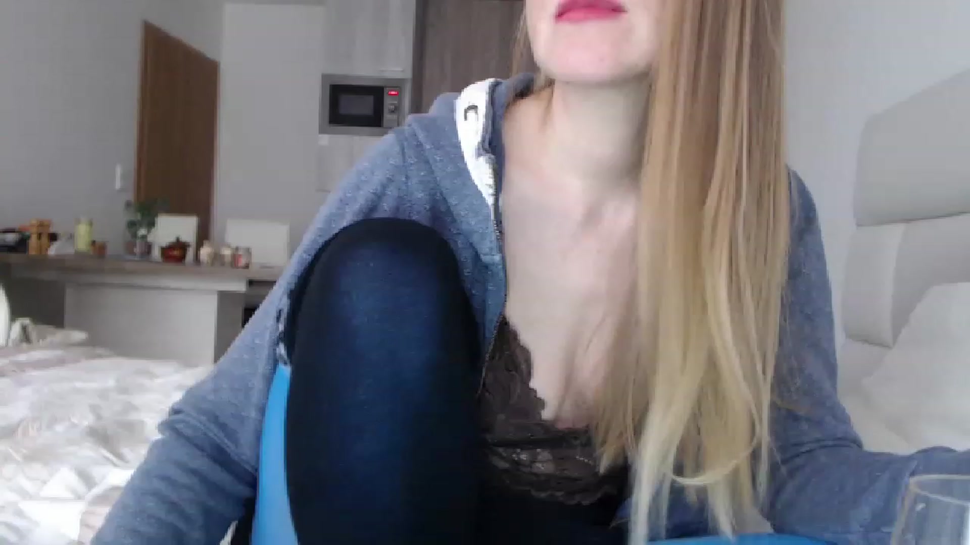 Gallery image thumbnail from Jennybadgirl's myfreecams stream on, 11/21/2022, 12:51 image 1 of 20