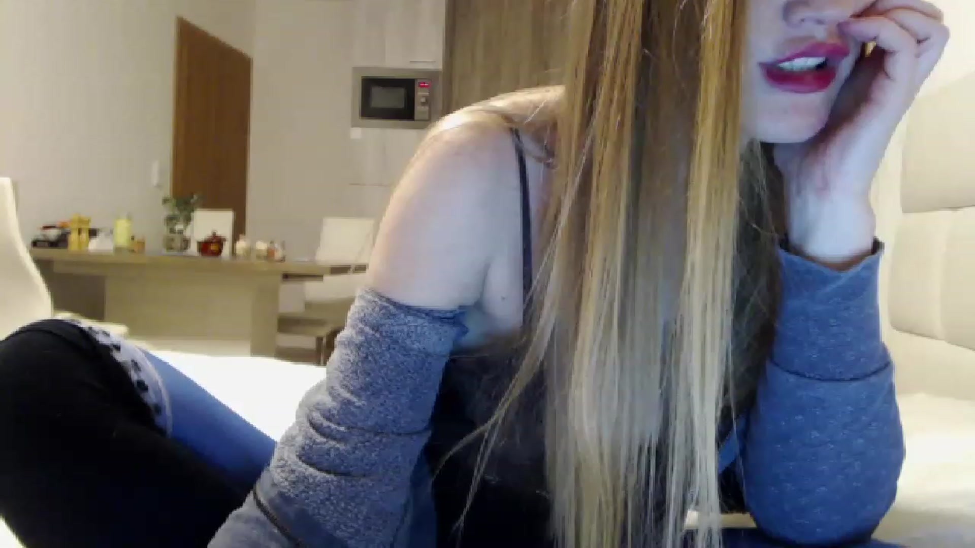 Gallery image thumbnail from Jennybadgirl's myfreecams stream on, 11/21/2022, 15:44 image 5 of 20