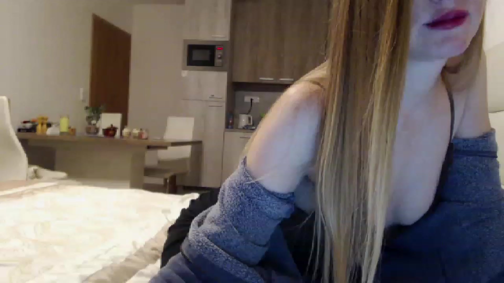 Gallery image thumbnail from Jennybadgirl's myfreecams stream on, 11/21/2022, 15:44 image 3 of 20