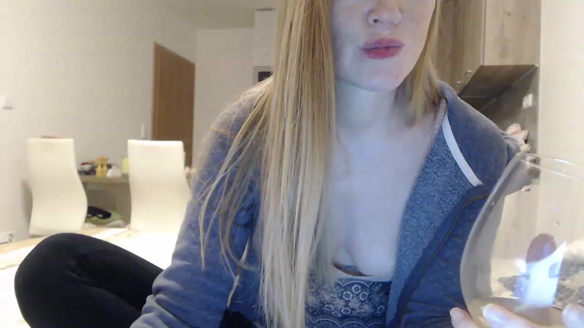 Gallery image thumbnail from Jennybadgirl's myfreecams stream on, 11/22/2022, 16:03 image 4 of 20