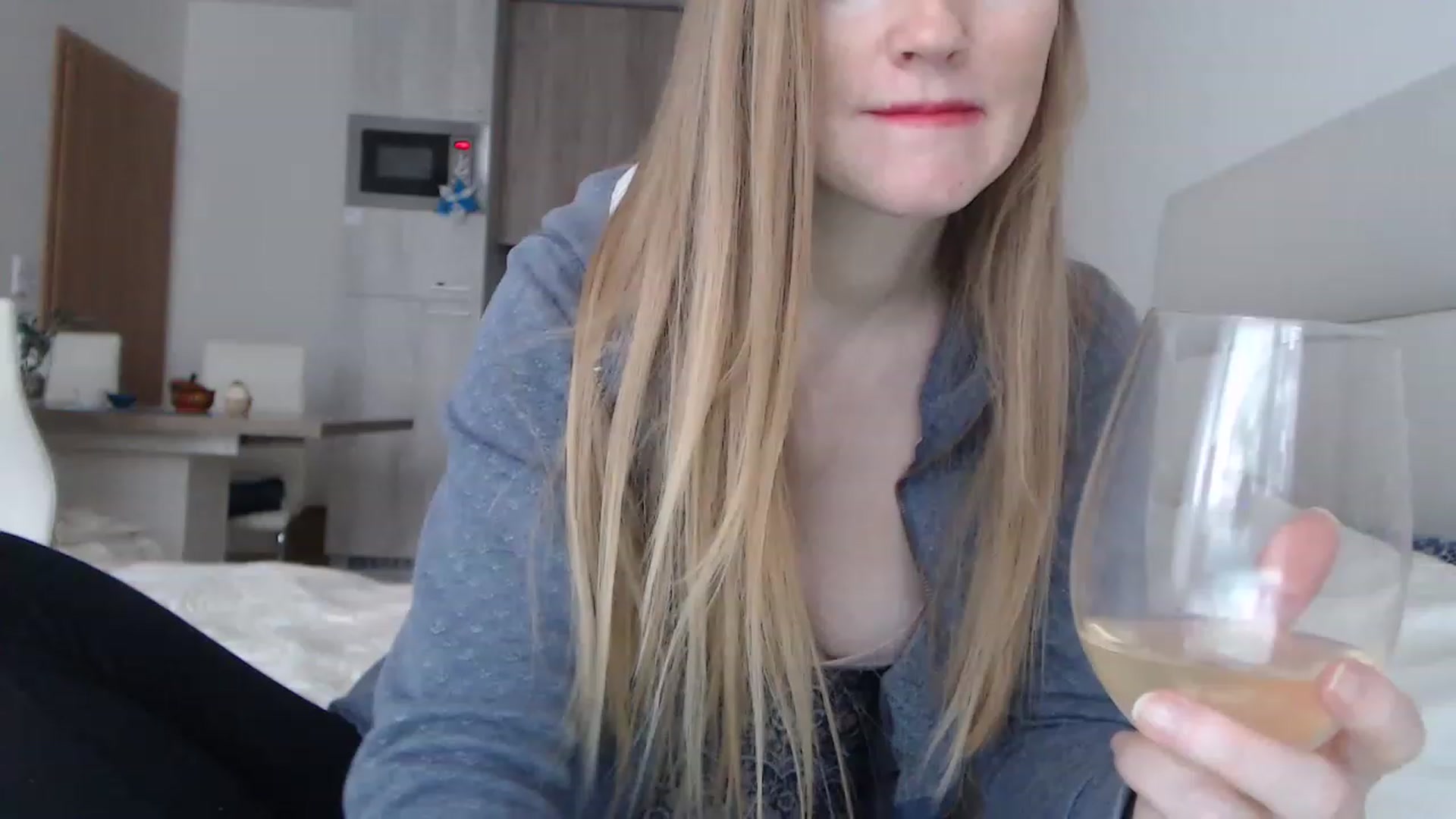 Gallery image thumbnail from Jennybadgirl's myfreecams stream on, 11/24/2022, 13:43 image 10 of 20