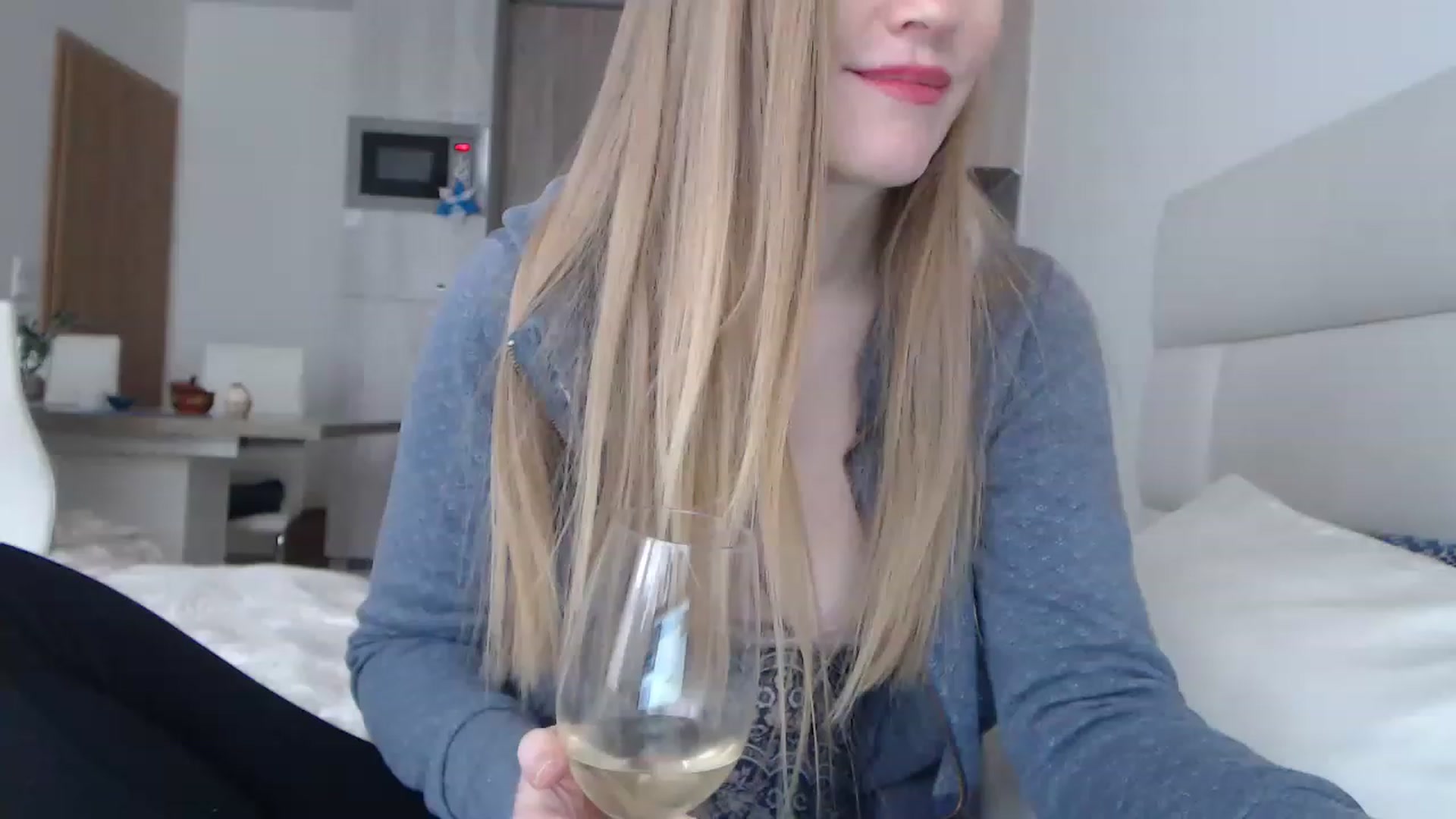Gallery image thumbnail from Jennybadgirl's myfreecams stream on, 11/24/2022, 13:43 image 11 of 20