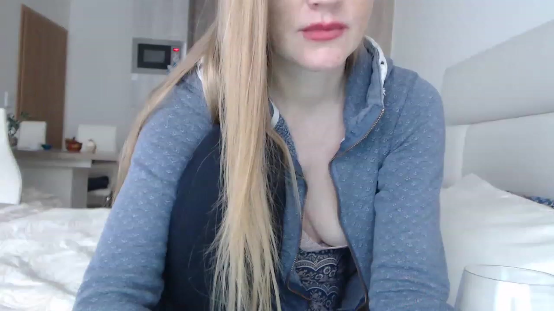 Gallery image thumbnail from Jennybadgirl's myfreecams stream on, 11/24/2022, 13:43 image 3 of 20