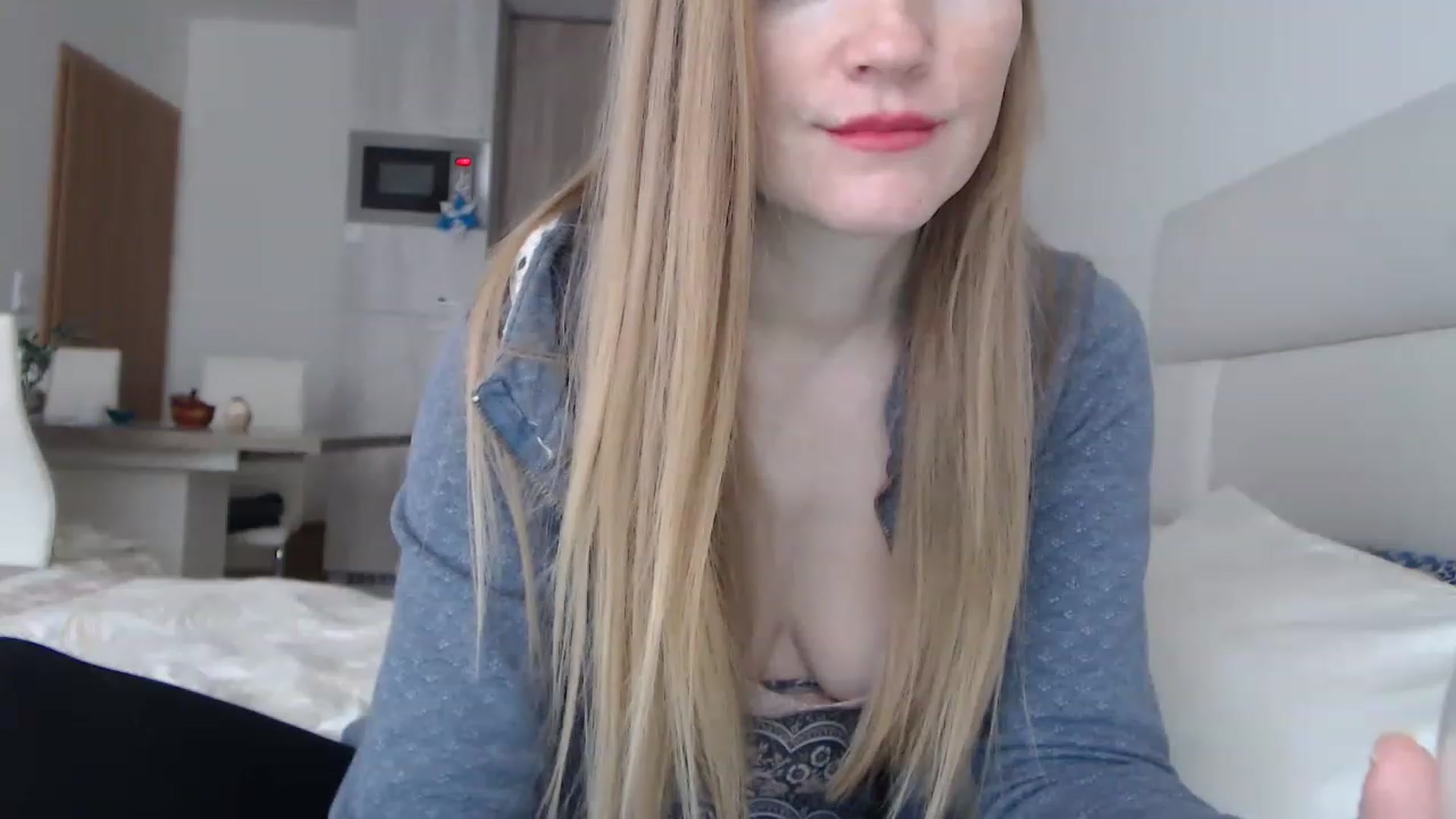 Gallery image thumbnail from Jennybadgirl's myfreecams stream on, 11/24/2022, 13:43 image 16 of 20