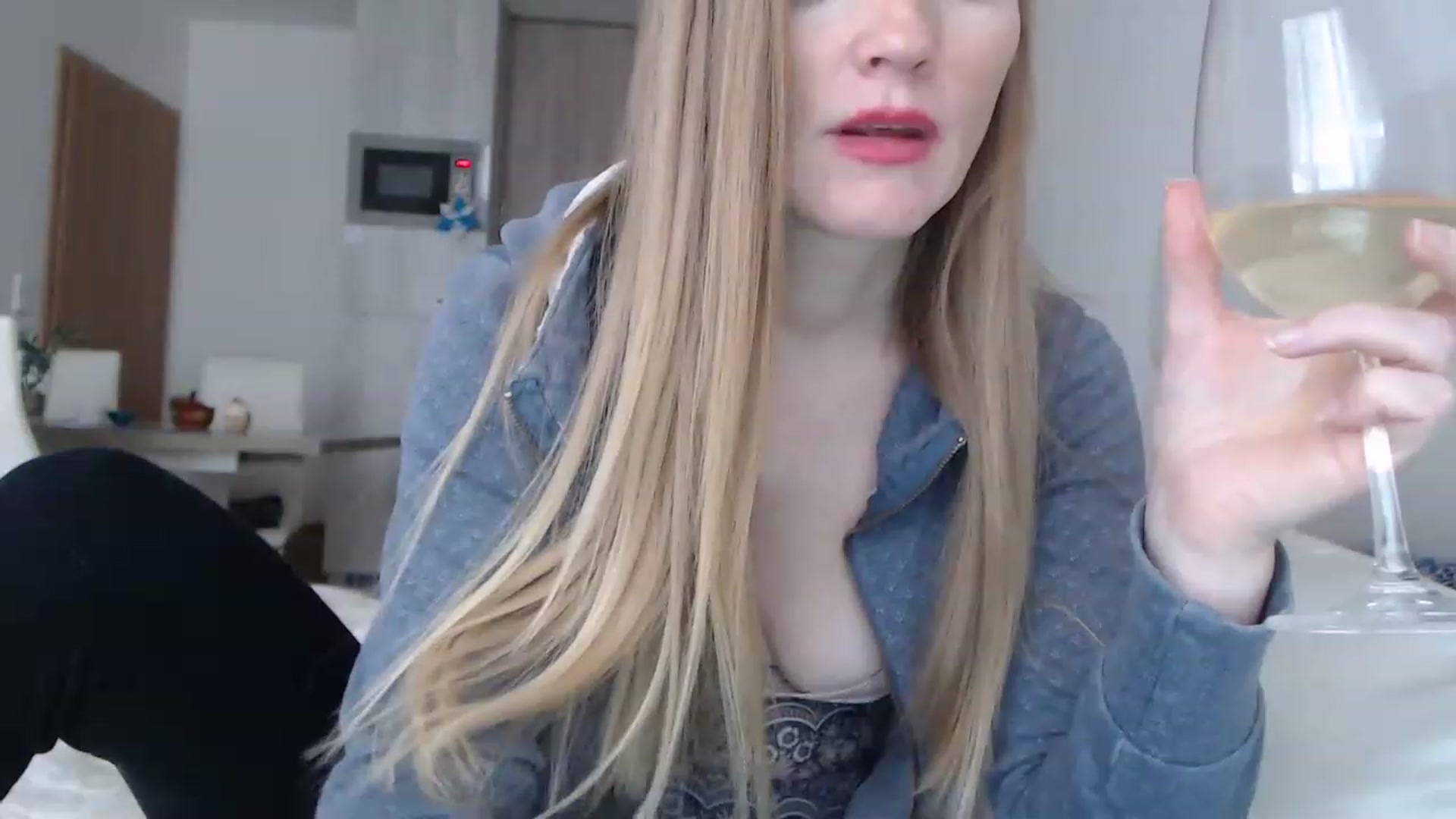 Gallery image thumbnail from Jennybadgirl's myfreecams stream on, 11/24/2022, 13:43 image 17 of 20