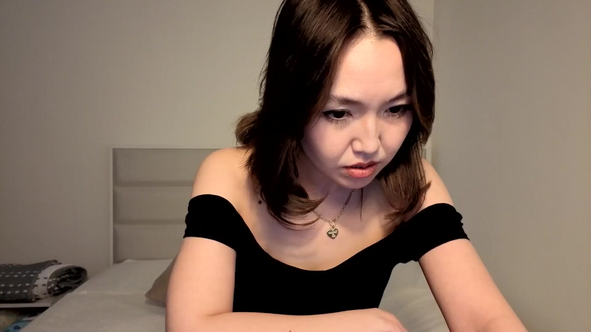 Gallery image thumbnail from Jennylicious's myfreecams stream on, 04/18/2026, 09:53 image 17 of 20