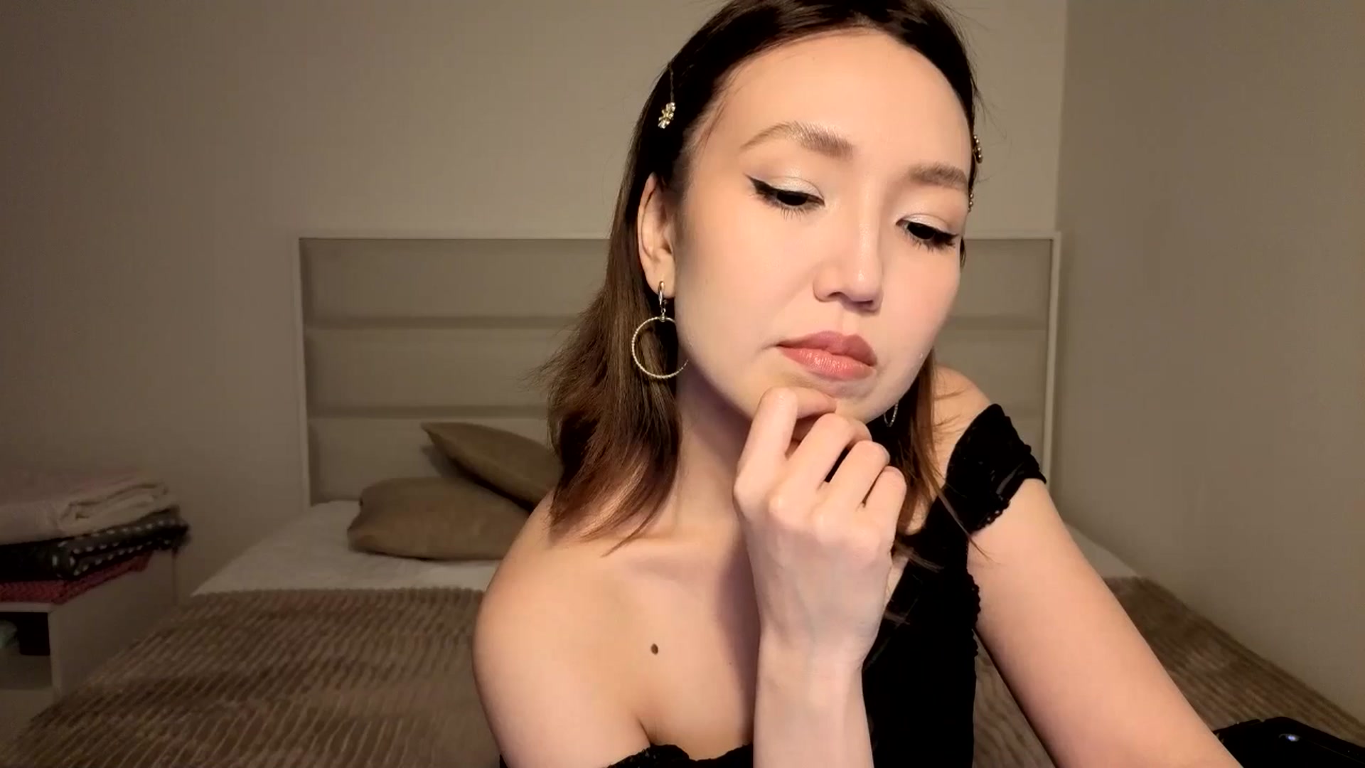 Gallery image thumbnail from Jennylicious's myfreecams stream on, 05/04/2026, 04:57 image 10 of 20