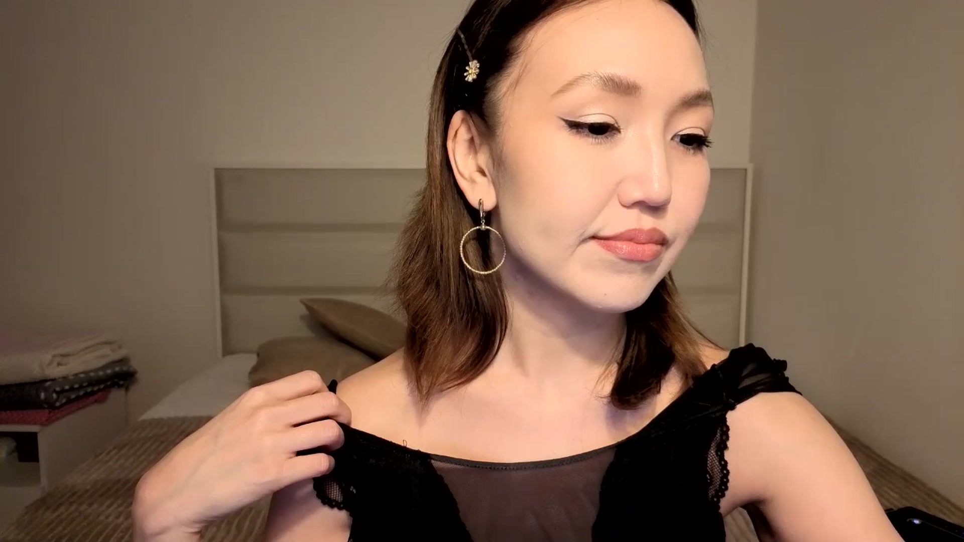 Gallery image thumbnail from Jennylicious's myfreecams stream on, 05/04/2026, 04:57 image 12 of 20