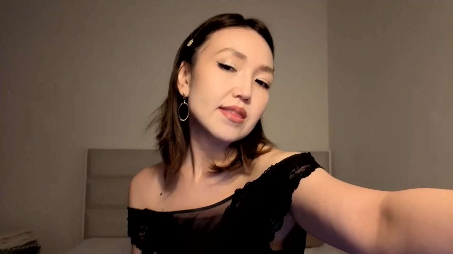 Gallery image thumbnail from Jennylicious's myfreecams stream on, 05/04/2026, 07:21 image 1 of 20