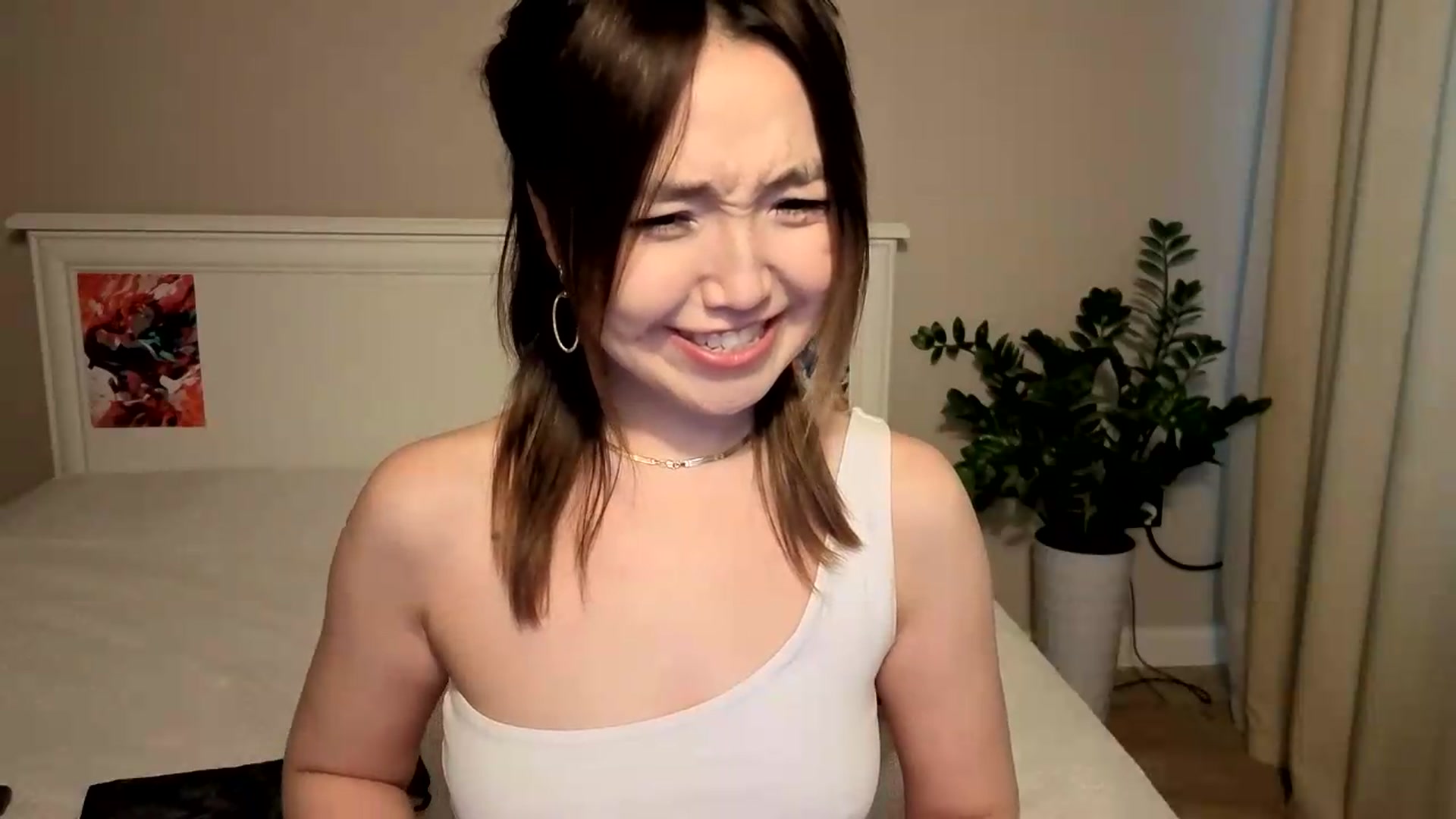 Gallery image thumbnail from Jennylicious's myfreecams stream on, 07/19/2026, 08:10 image 17 of 20