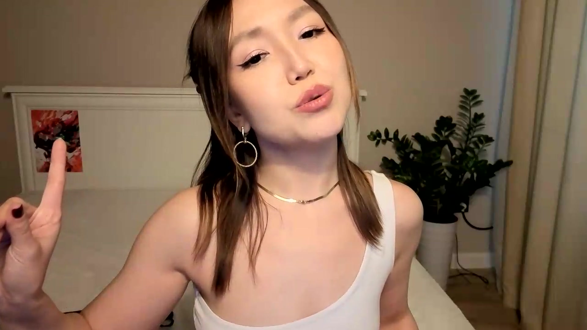 Gallery image thumbnail from Jennylicious's myfreecams stream on, 07/19/2026, 08:10 image 14 of 20