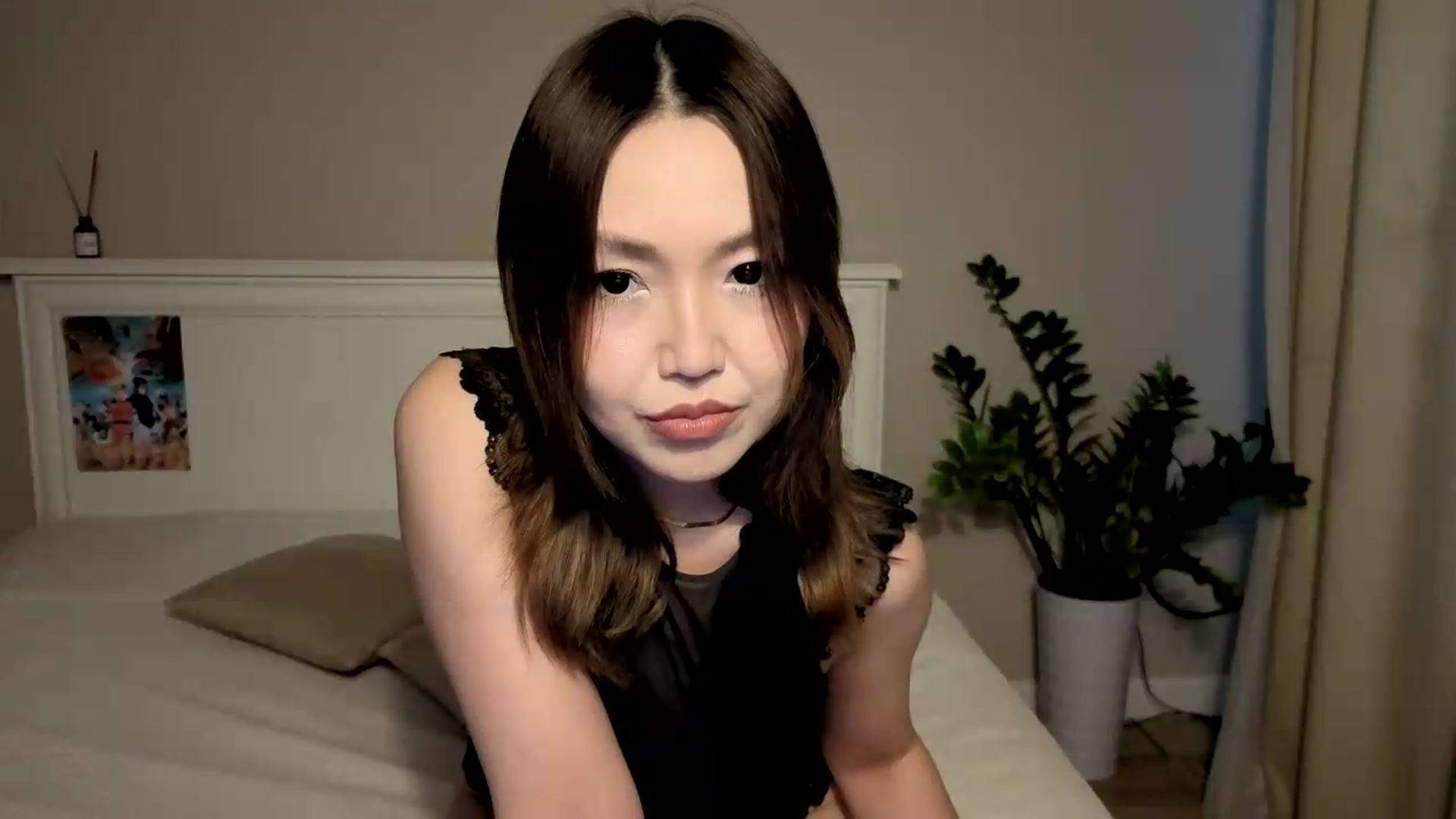 Gallery image thumbnail from Jennylicious's myfreecams stream on, 08/17/2026, 05:32 image 4 of 20