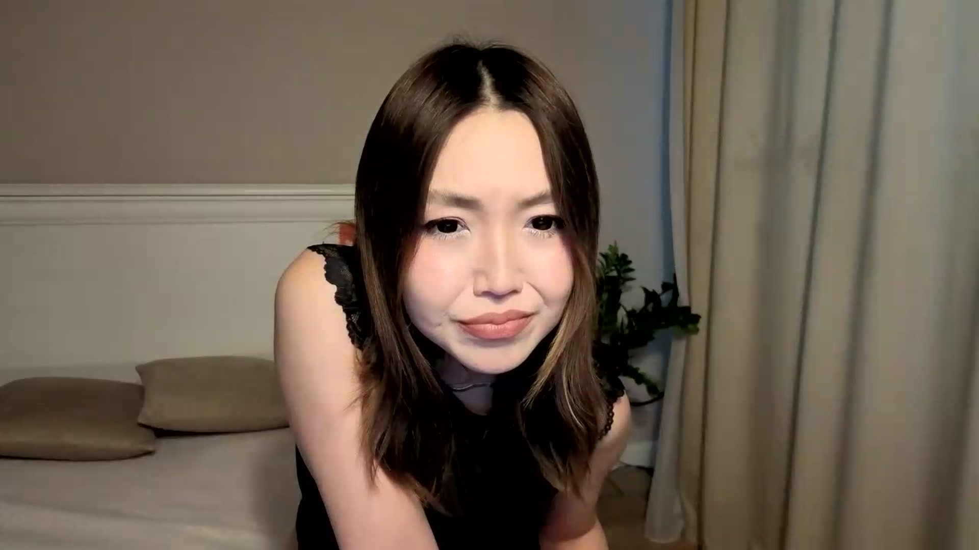 Gallery image thumbnail from Jennylicious's myfreecams stream on, 08/17/2026, 05:32 image 12 of 20