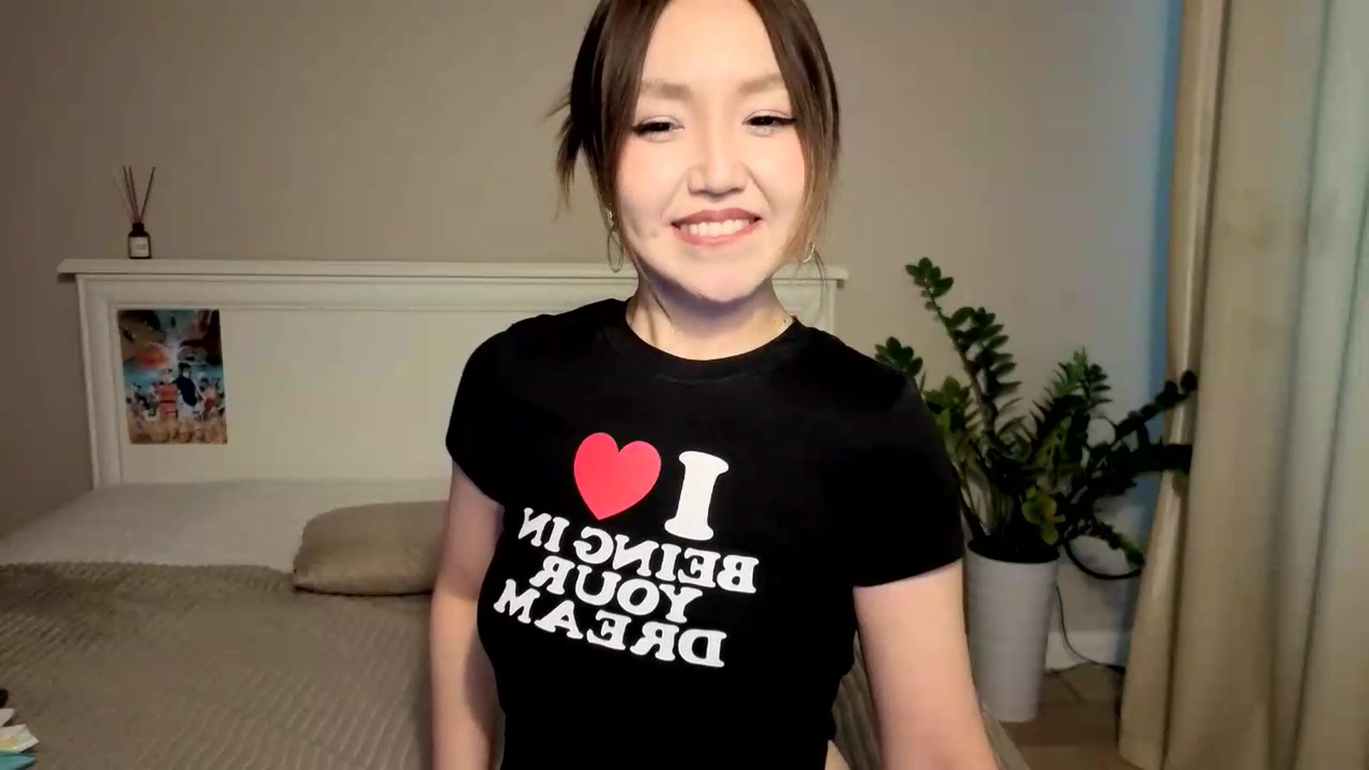 Gallery image thumbnail from Jennylicious's myfreecams stream on, 08/17/2026, 09:18 image 10 of 20