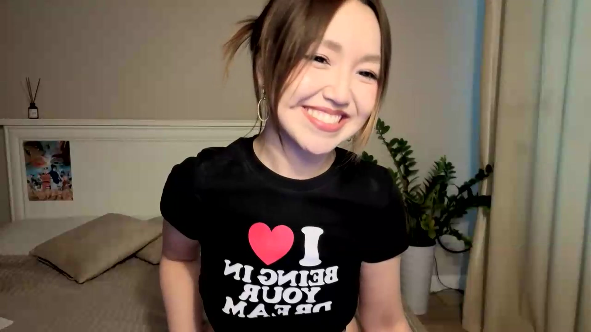 Gallery image thumbnail from Jennylicious's myfreecams stream on, 08/17/2026, 09:18 image 16 of 20