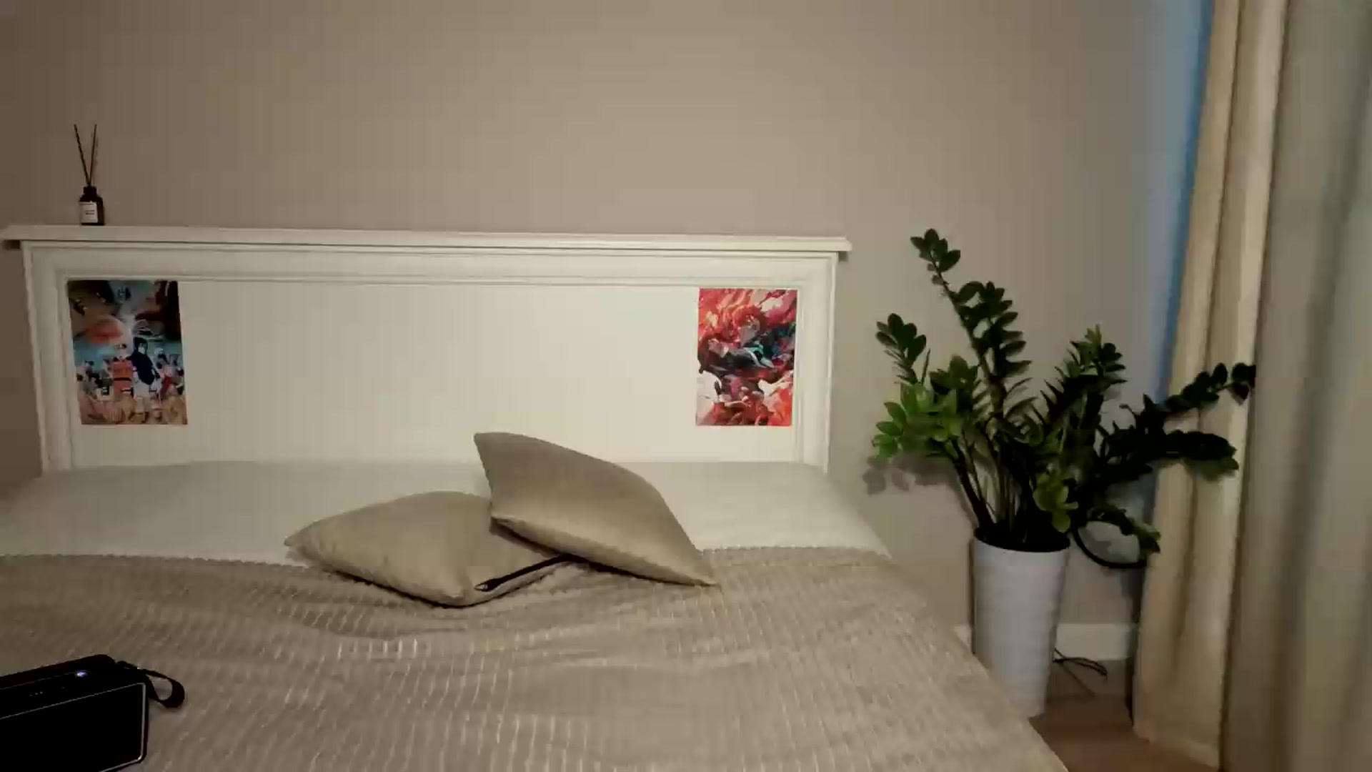 Gallery image thumbnail from Jennylicious's myfreecams stream on, 08/18/2026, 06:04 image 1 of 20