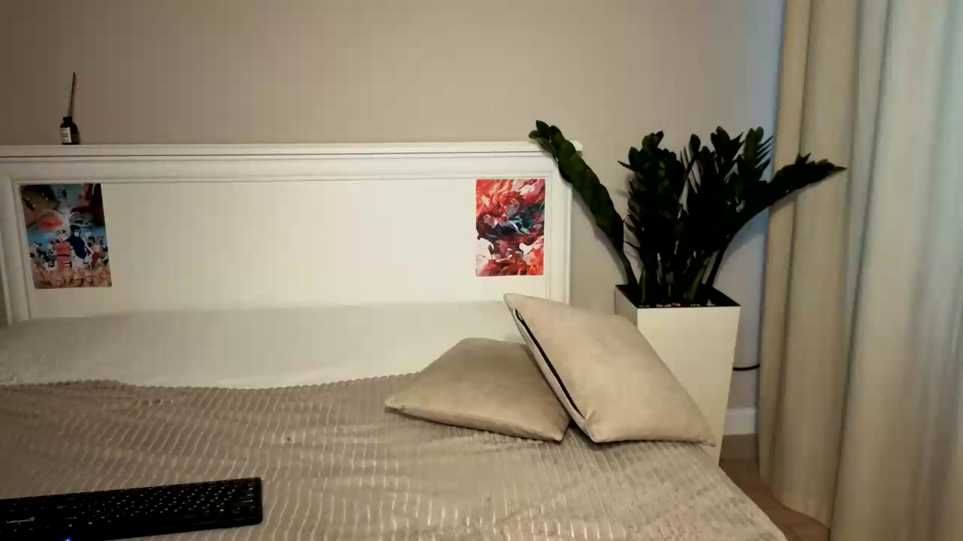 Gallery image thumbnail from Jennylicious's myfreecams stream on, 08/19/2026, 06:41 image 13 of 20