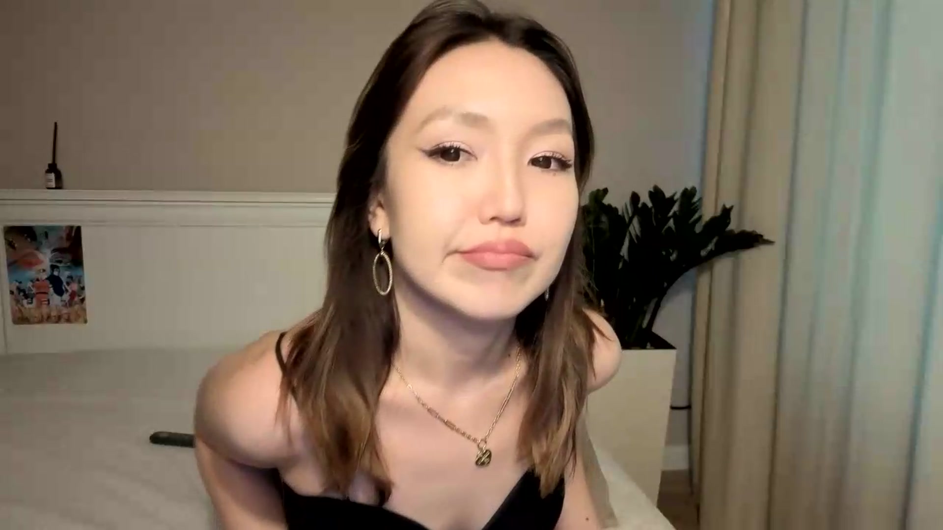 Gallery image thumbnail from Jennylicious's myfreecams stream on, 08/20/2026, 10:43 image 14 of 20