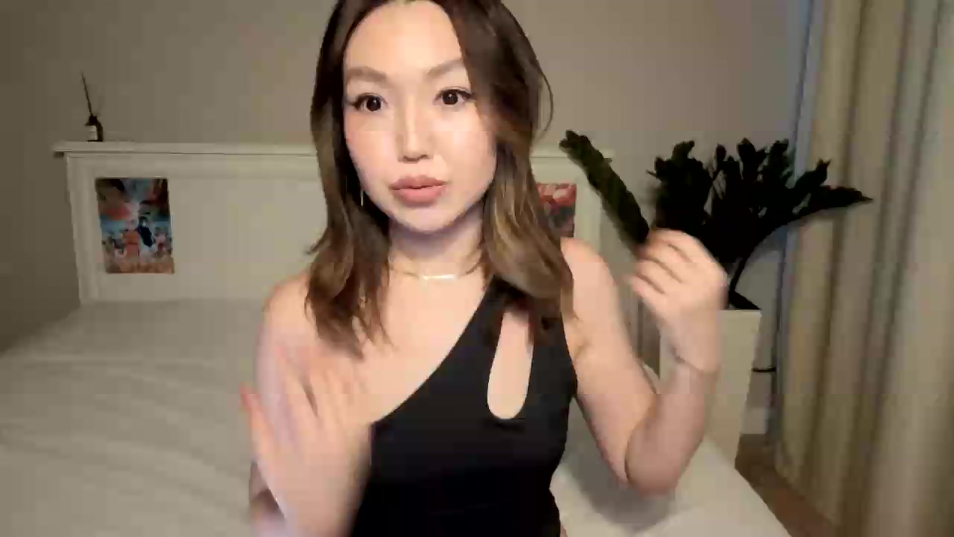 Gallery image thumbnail from Jennylicious's myfreecams stream on, 08/21/2026, 06:20 image 1 of 20