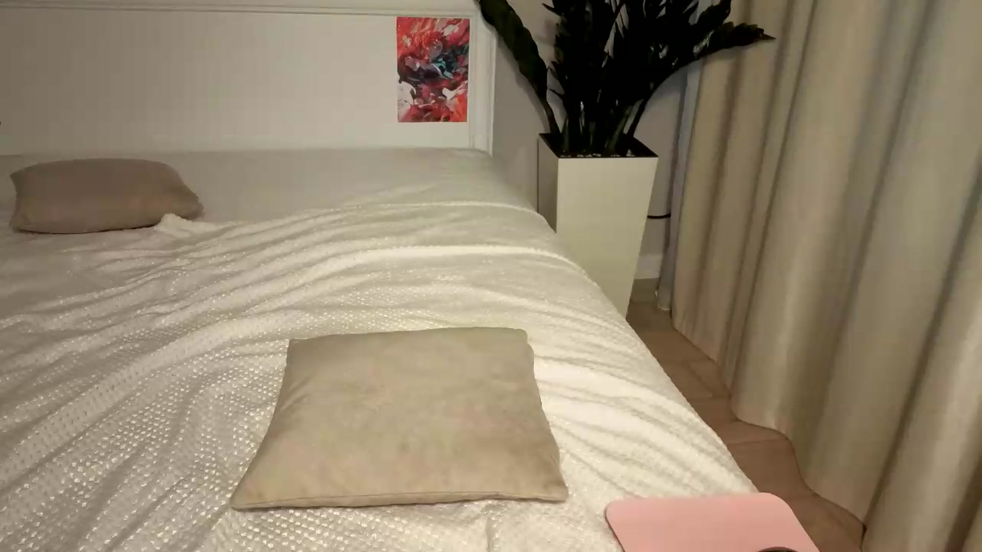 Gallery image thumbnail from Jennylicious's myfreecams stream on, 08/21/2026, 12:47 image 15 of 20