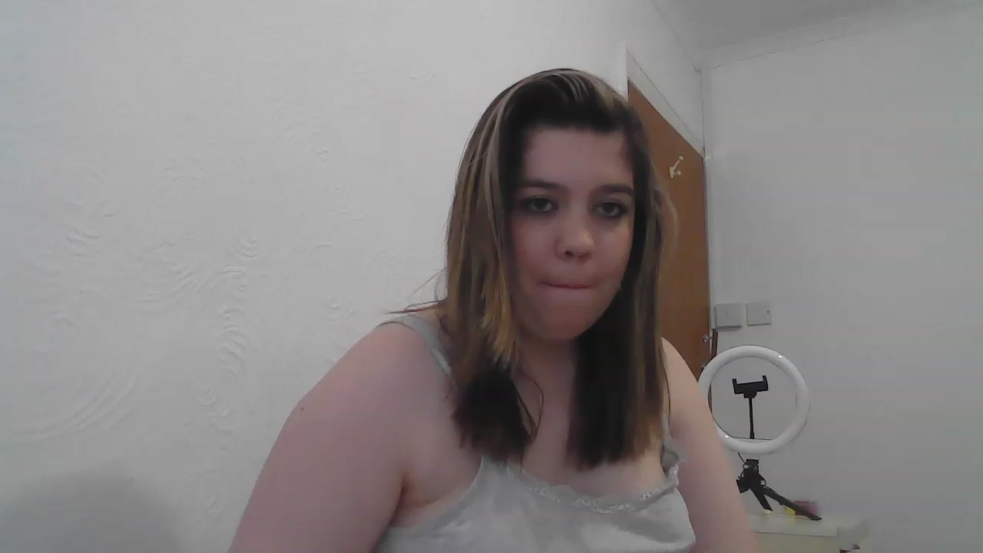 Gallery image thumbnail from Jennylove1996's myfreecams stream on, 05/21/2023, 10:05 image 16 of 20