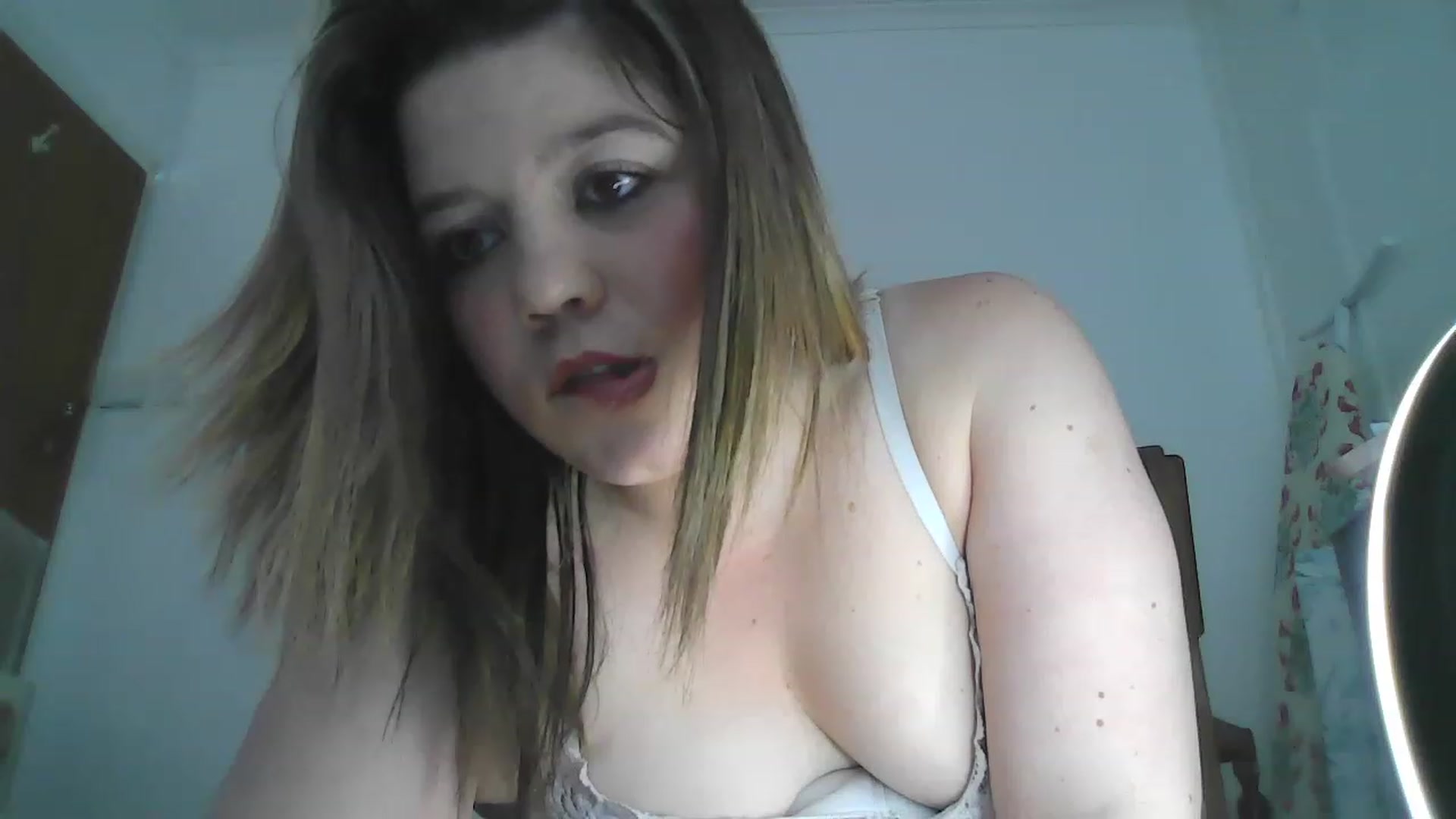 Gallery image thumbnail from Jennylove1996's myfreecams stream on, 05/29/2023, 12:03 image 13 of 20