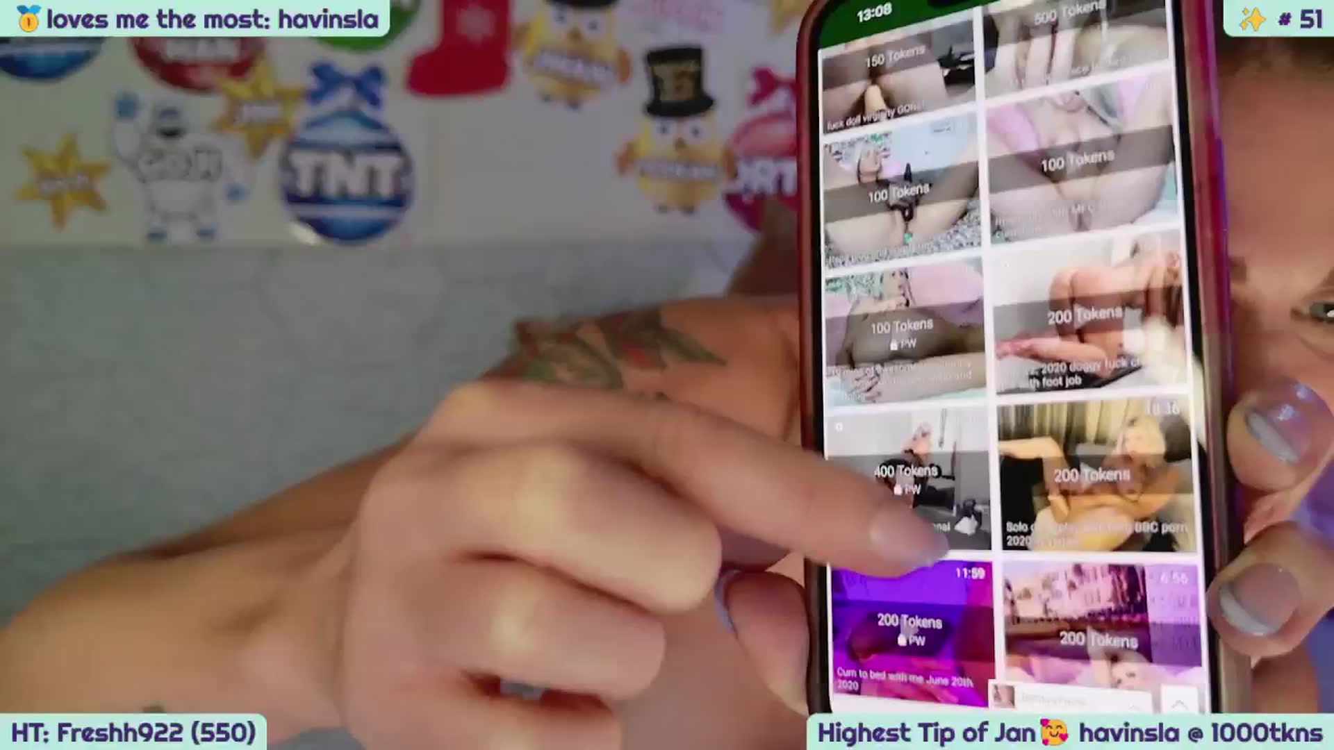 Gallery image thumbnail from JennysHere's myfreecams stream on, 01/03/2025, 13:22 image 12 of 20